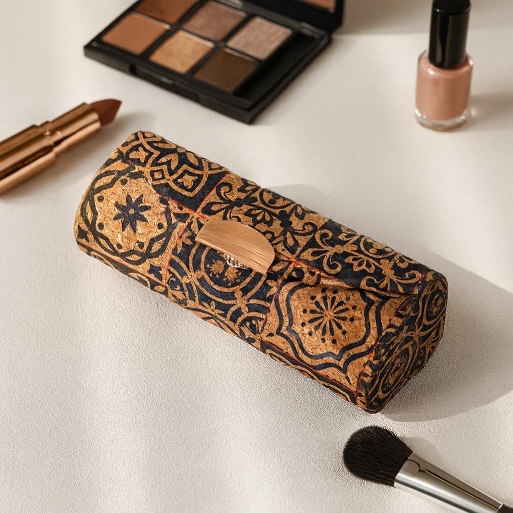 Portable Lipstick Case with Mirror – Foldable Dustproof Makeup Storage Box for Travel Use