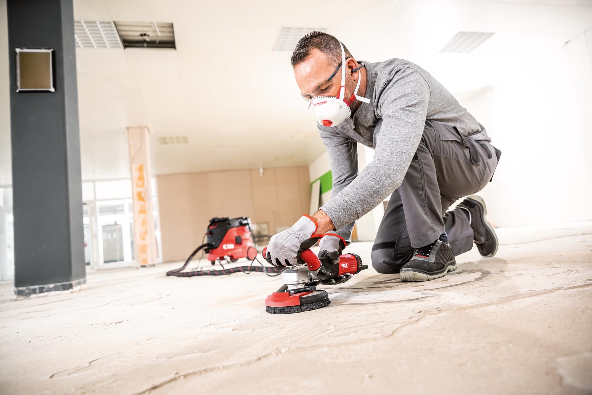 Flex Sanierungsschleifer LDE 16-8 125 R + Estrich-Jet (schwarz, rot, Sanierungsschleifer mit variabler Drehzahl für randnahes, staubfreies Schleifen, 125 mm, für Estrich, Putz und Beton) 513474