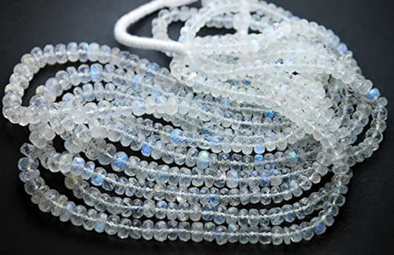 Pierre de lune bleue micro facettée en rondelles 5mm pour enfilage de bijoux