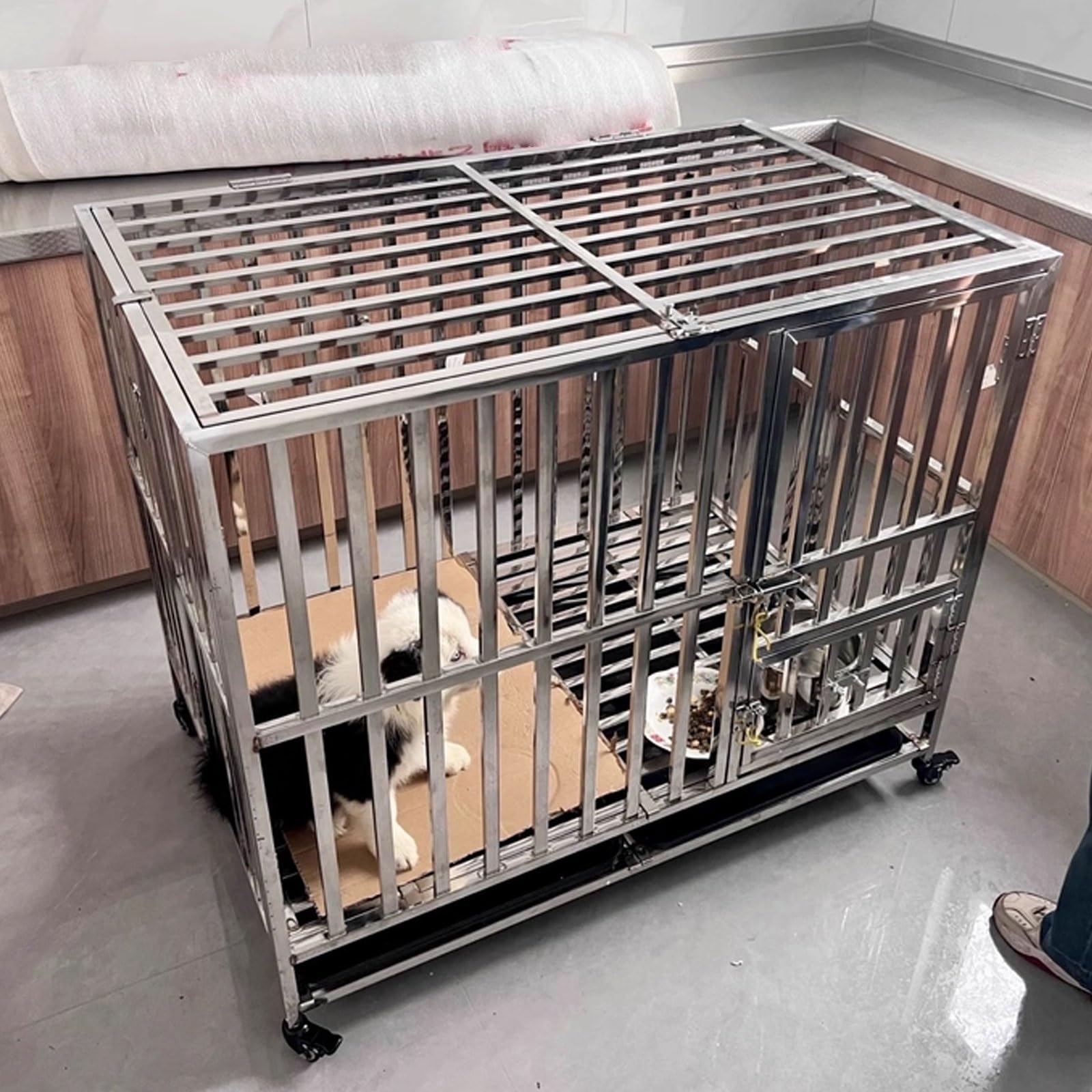 Gabbia Cane Gabbia for Cani Da Interno Kennel Cane Grande Pieghevole Con Ruote A 360° I Vassoio Estraibile Realizzata in Metallo Tre Tipi Di Porte Antis-fuga(125 * 79 * 110cm)