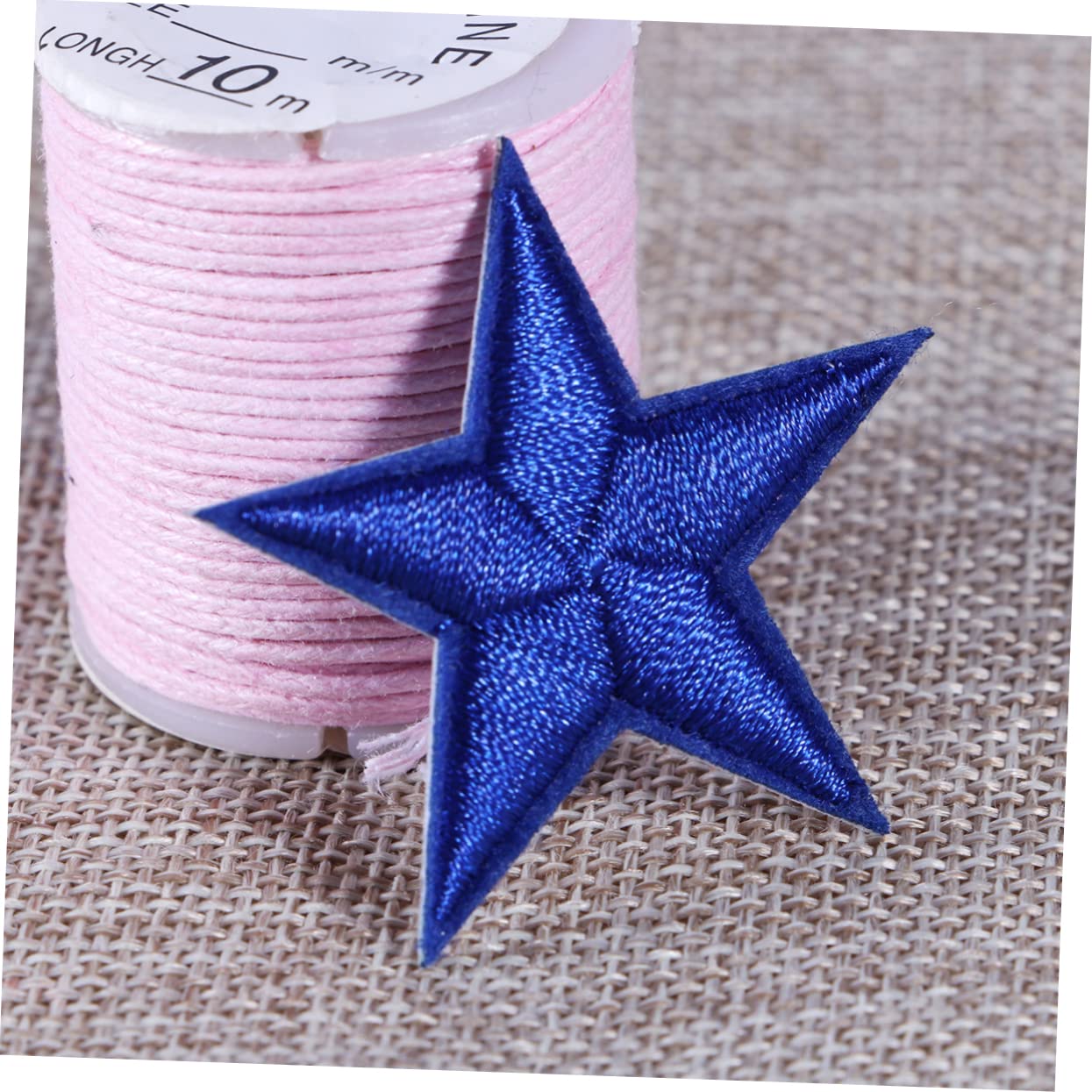 ANATTASOUL Toppe Termoadesive Con Strass Rossi Termoadesive Per Vestiti, 29,5 X 20,8 Cm, Grandi Toppe Termoadesive Con Paillettes Per Jeans, Cappelli, Borse, Magliette, Scarpe, Decorazioni Fai Da Te