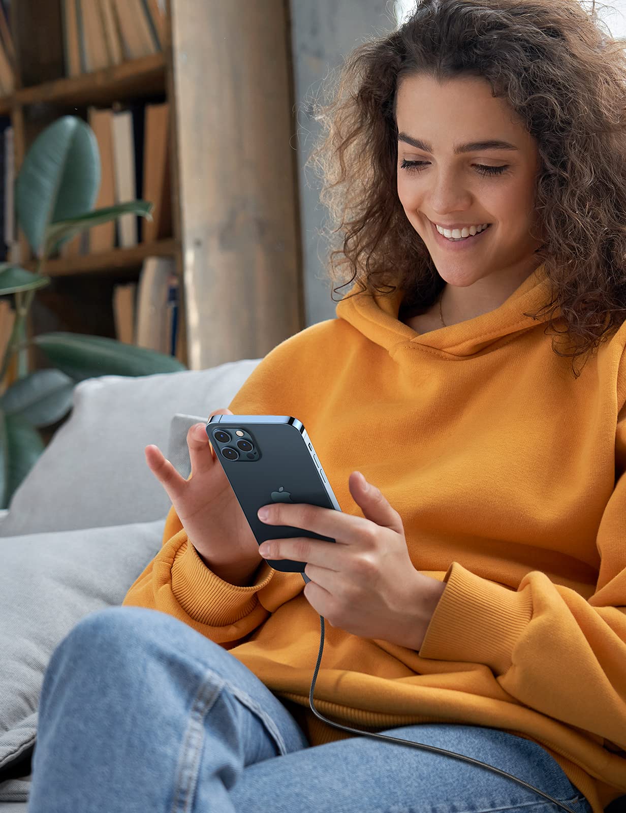UGREEN Kabel USB C do Lightning z certyfikatem MFi Kabel ładujący USB C Lightning PD 3.0 kompatybilny z iPhone 14, iPhone 13, iPhone 12, iPhone 11/SE, iPad 10.2 2021, AirPods itp. (2M)