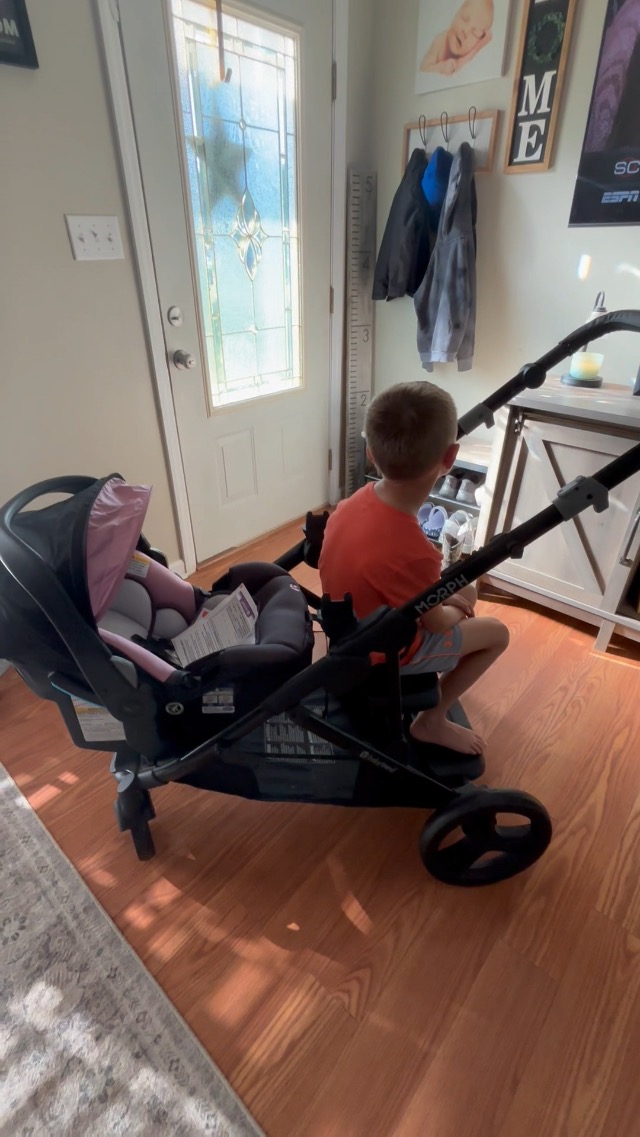 Amazing stroller! Many configurations perfect for 1 -2 kids