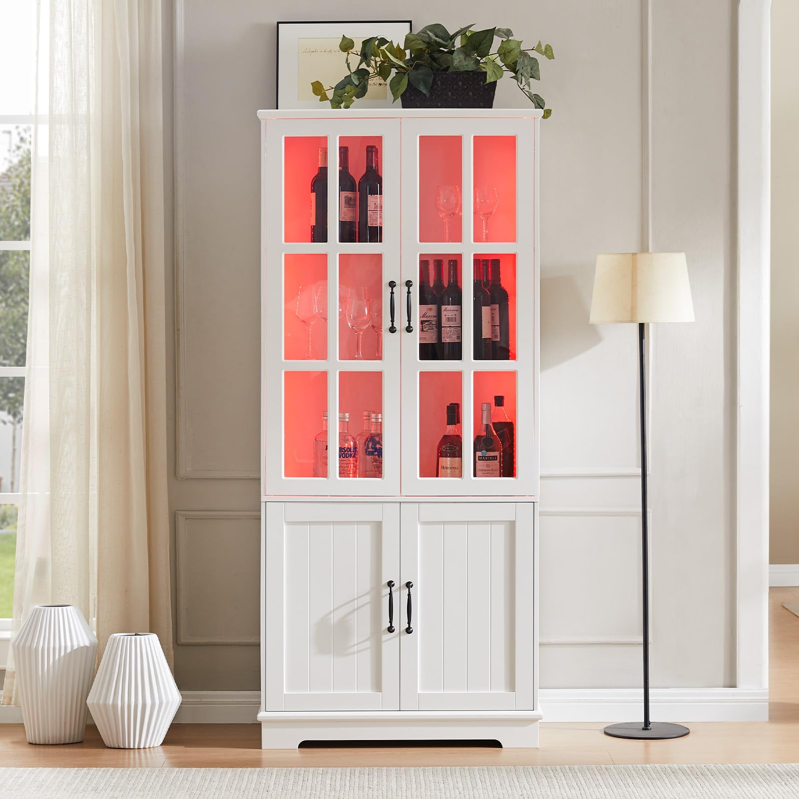 LUXOAK Armadio vetrina con illuminazione LED e maniglie retrò, armadio alto bianco 180 cm di altezza, 4 ante con finestre in acrilico e 5 ripiani, armadio moderno per soggiorno e cucina