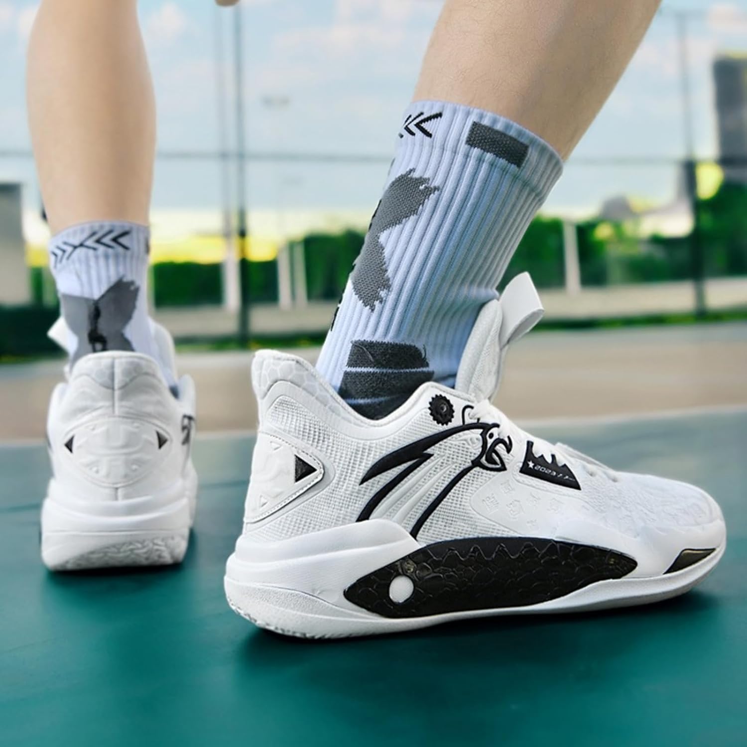 Men's Fashion Breathable Mesh Lace Up High Top Basketball Shoes Lightweight Non-Slip Outdoor Athletic Tennis Sneakers Classic Volleyball Baseball Sport Shoes