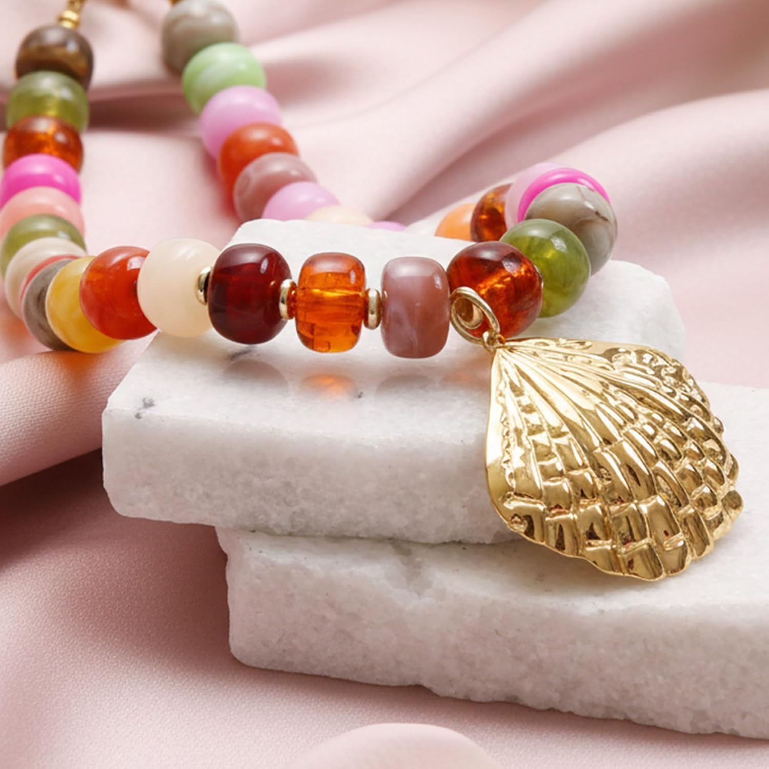 Chunky Beaded Necklaces for Women Fashionable Boho Beaded Necklace Summer beach shell Necklace statement necklaces Perfect for everyday wear beach vacations and parties; A Great Gift for your Girlfriend, Mother, or Friends.