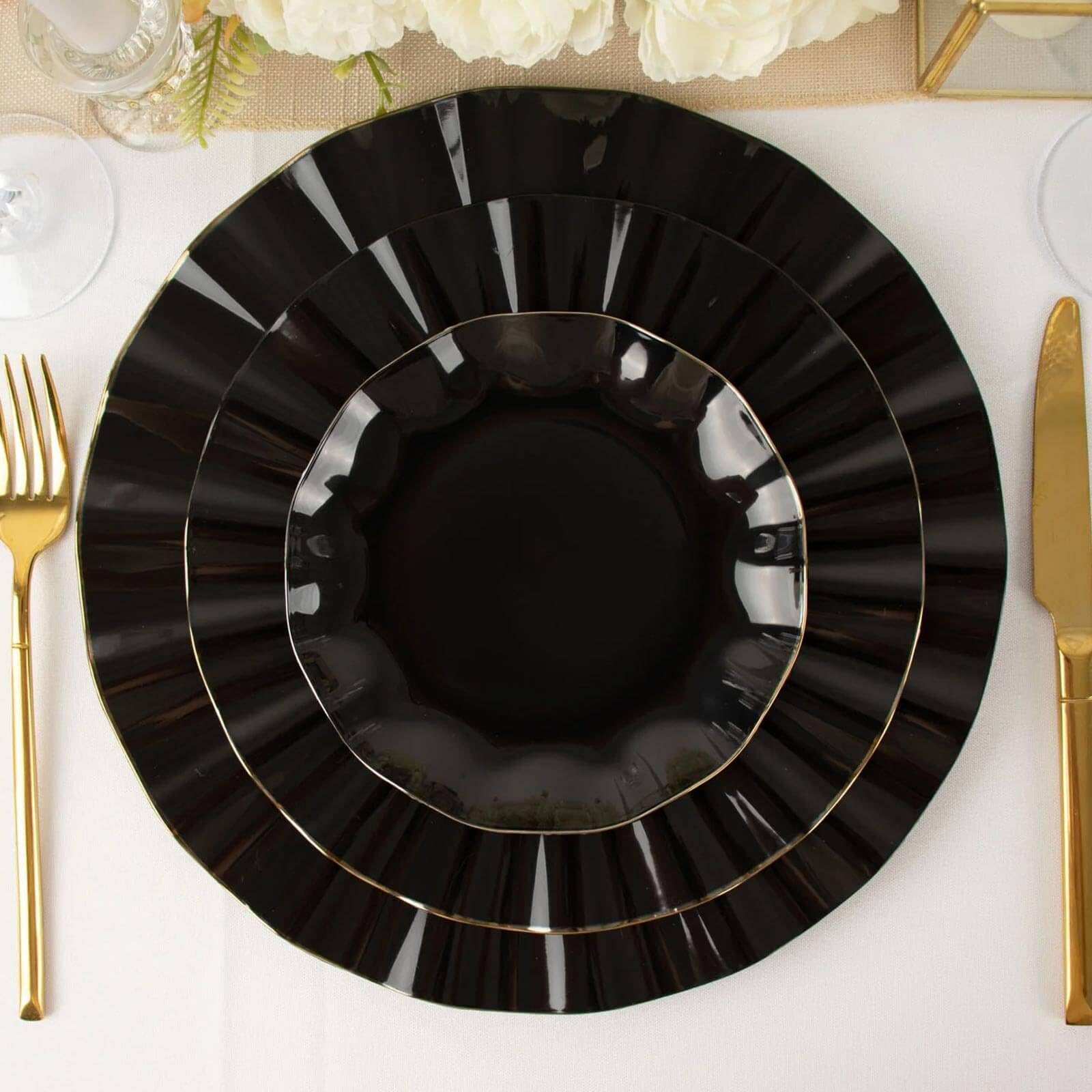 Efavormart 10 Pack | Black 6" Round Plastic Dessert Salad Plates, Disposable Appetizer Plates with Gold Wavy Rim for Wedding, Outdoor Receptions, Banquets, Holiday Dining