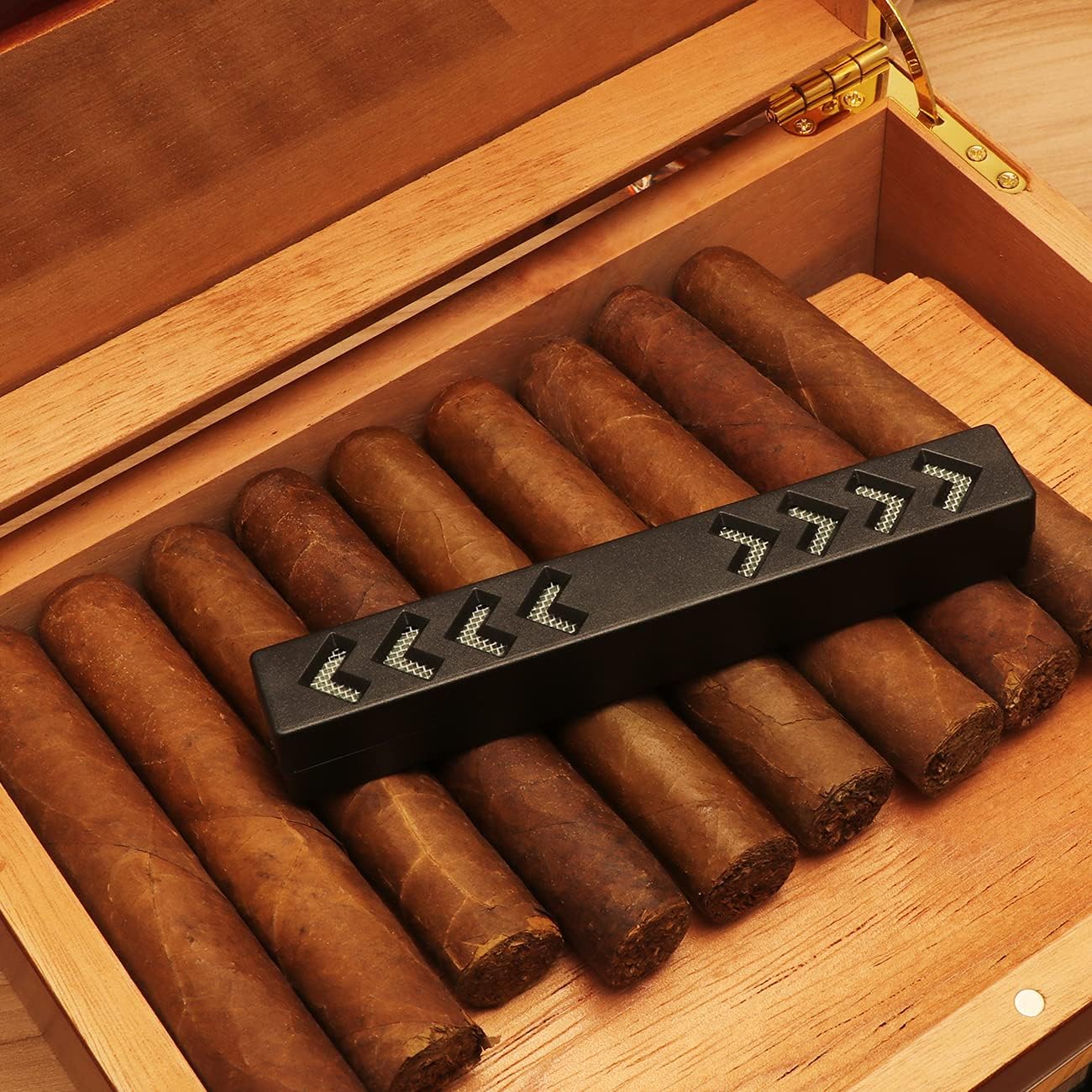 TISFA Cigar Humidifier, Cigar Humidor Humidifiers, Black Humidor Humidifier | Small, Portable, Cigar Case Humidifier