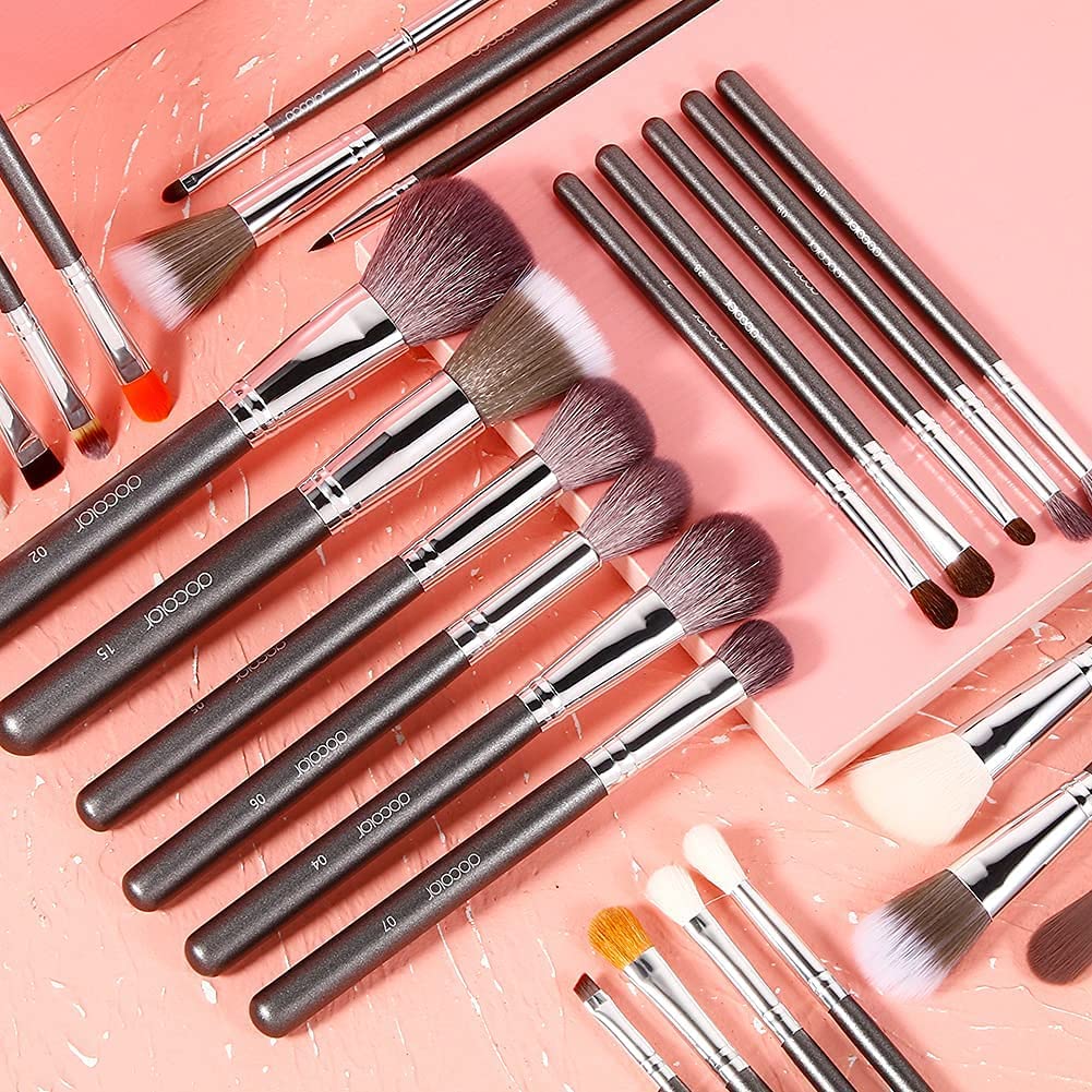 Docolor Makeup Brush Set 29Pcs Professional Makeup Brushes Synthetic Powder Foundation Fan Eye shadow Blending Blush Brush Portable Cosmetic Kit with PU Leather Case
