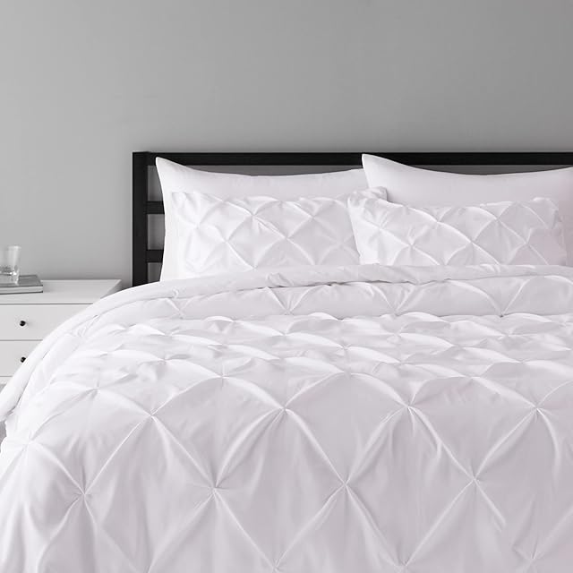 Amazon Basics Pinch Pleat Comforter Bedding Set, King, Bright White