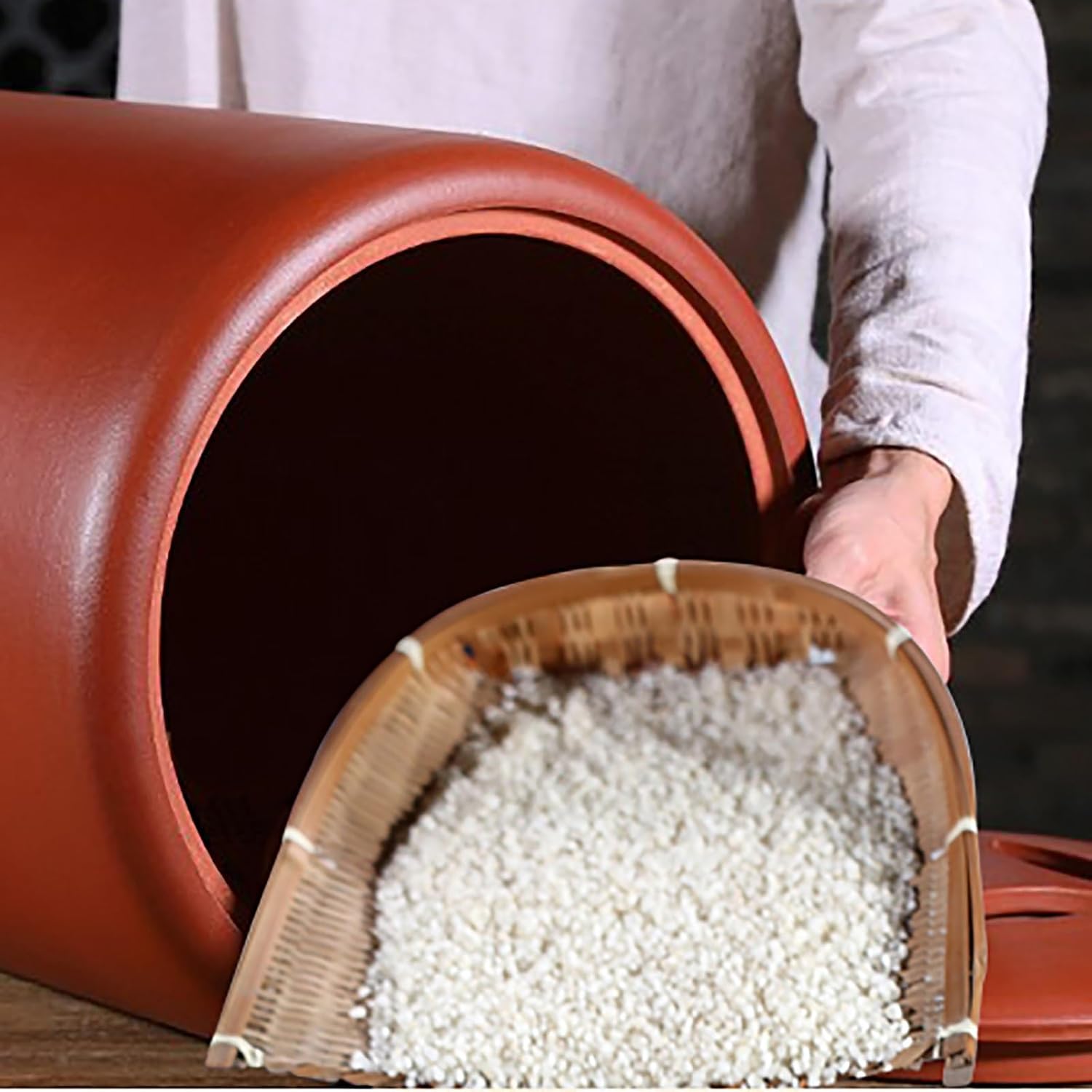 Ceramic Rice Bucket With Lid Food Dispenser Dispenser With Ceramic For Grain SealedRice Storage Container Chinese Retro Ceramic Tank For Storing Flour, Sugar, Baked Goods(Red,10KG)