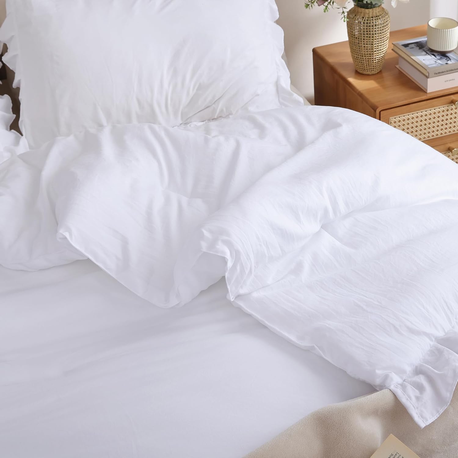 JANZAA King Size Comforter Set White Ruffled Comforter Set Soft Vintage Farmhouse Bed Beding Set Fluffy 3PCS Shabby Chic Bedding with 2 Pillowcases - Image 6
