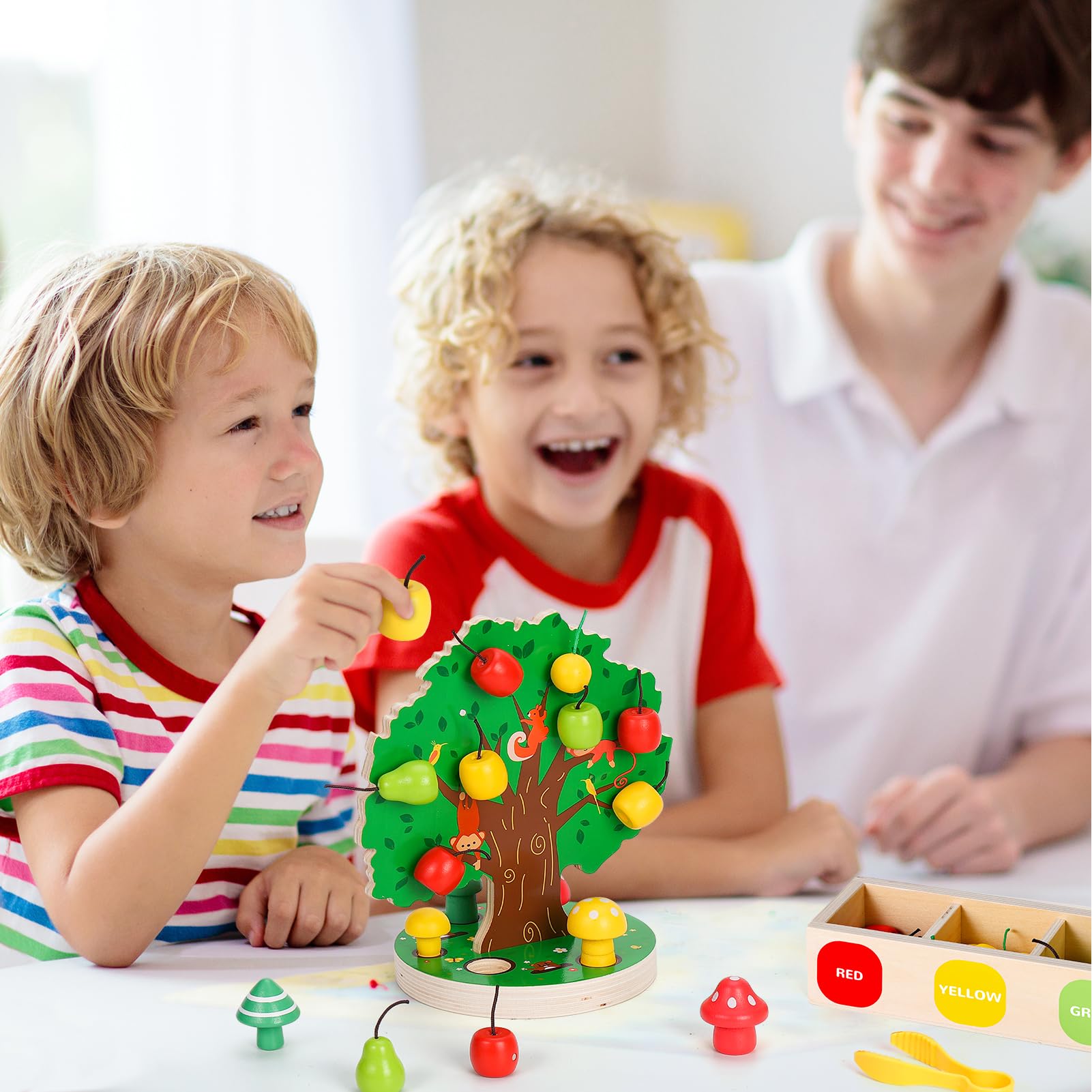 Woodtoe - Sensorisches Holzspielzeug für Kleinkinder im Alter von 3, 4, 5, 6 Jahren, Magnetisches Apfelbaum-Spielzeug, Farbklassifizierung und passendes Spiel, Lerngeschenk