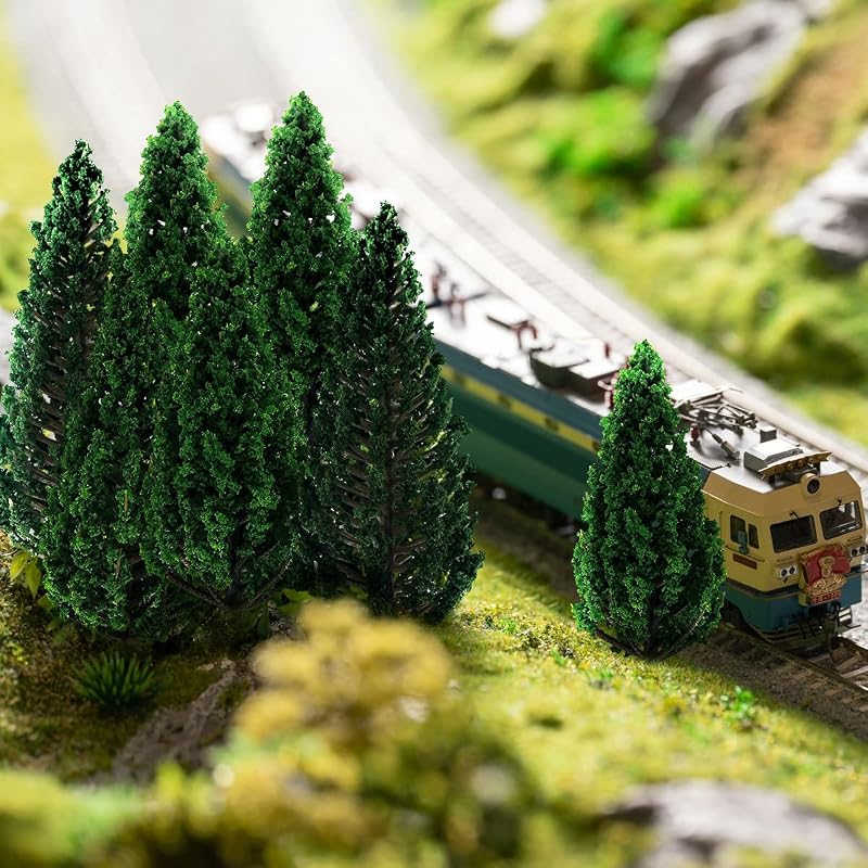YuChiSX Műanyag Modellfa Készlet - 24 db Élethű Zöld Miniatűr Fa (7,5-9,5 cm) Terepasztalhoz, Vasútmodellhez, Makett Építéshez és Kerti Deko