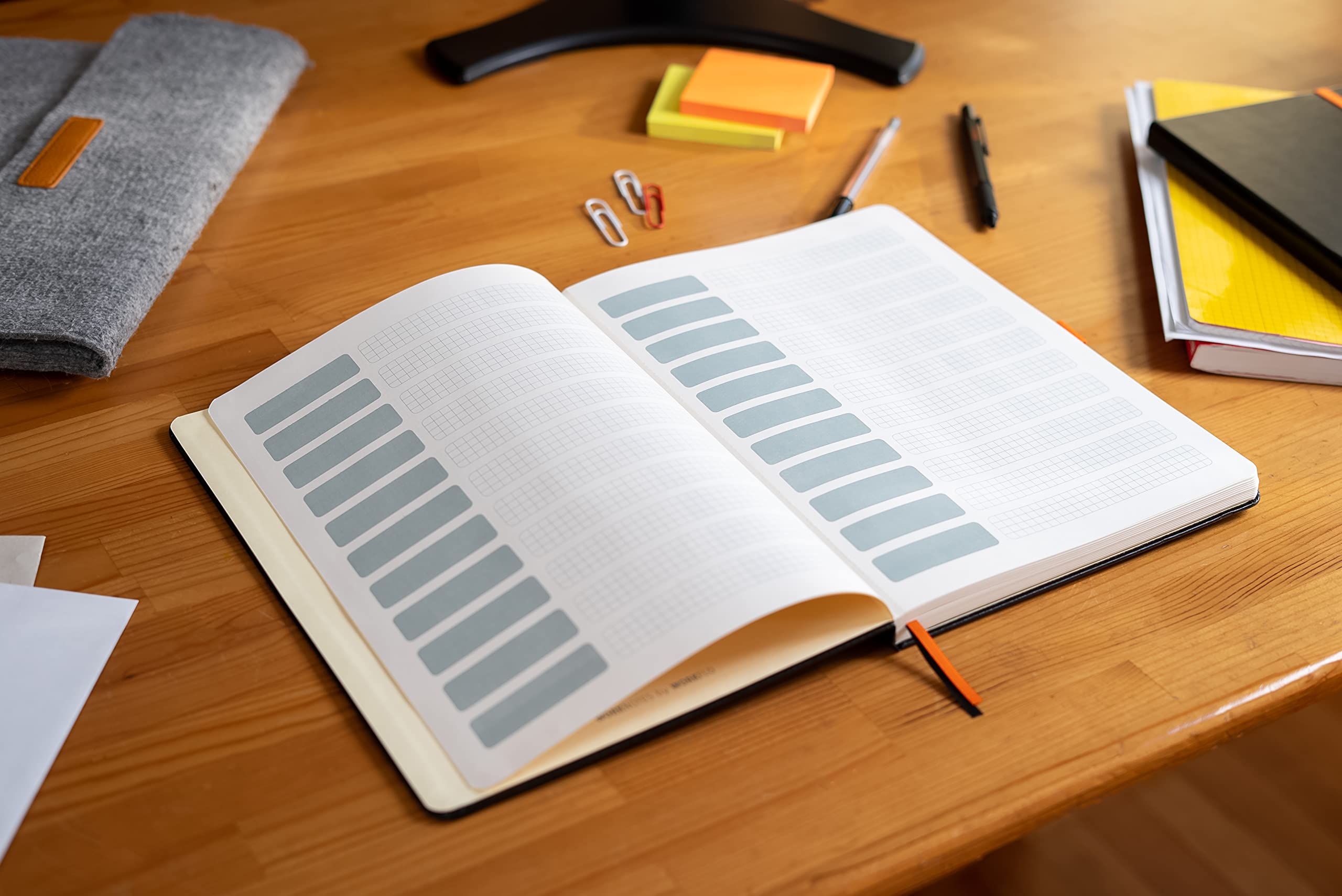 WORKNOTES Notizbuch A4 kariert - Das Notebook für Kreative und Macher, 192 perforierte Seiten, Tintenfestes Papier, 100 g/m², Hardcover in schwarz, inkl. Stiftlasche und Dokumententasche