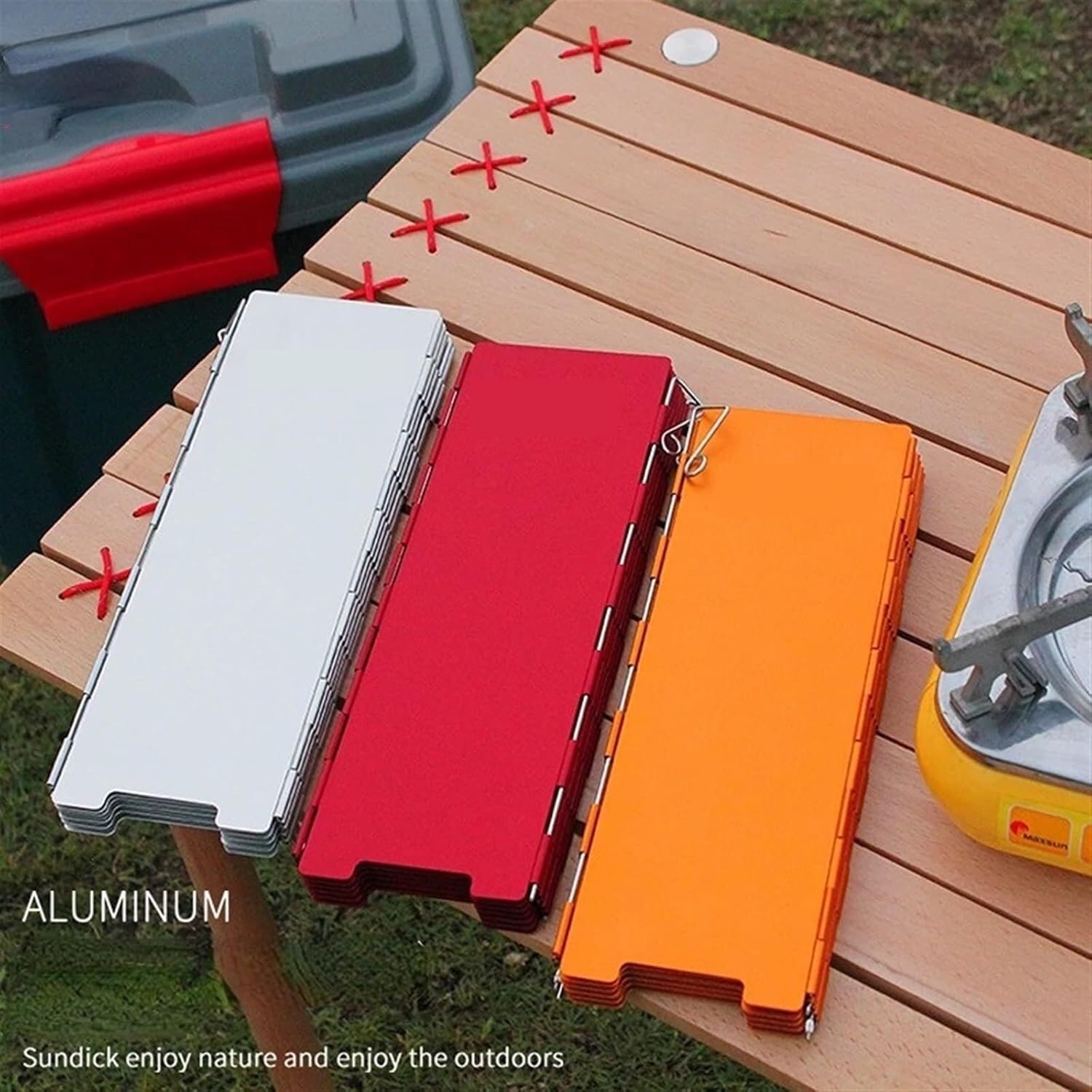 Tragbarer, zusammenklappbarer Windschutz for Campingkocher, 10 Platten(Rosso)
