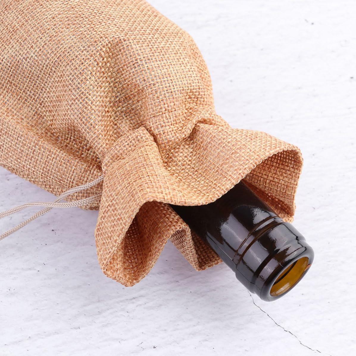 FIXOSHEE 6pcs Linen Wine Bags with Drawstring Reusable Burlap Wine Bottle Pouches Convenient for Storage a Party or Holiday Time