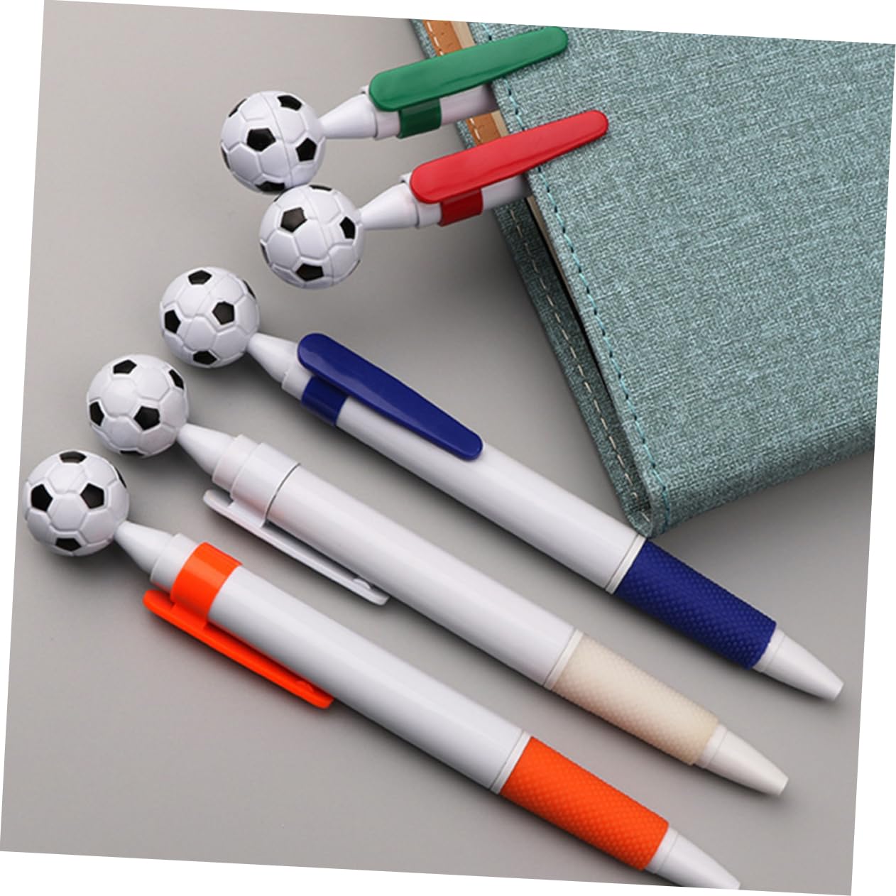 ルールス　soccer PENs Amazon.com : Maydahui 10 PCS Soccer Shape BallPoint Pen Fun