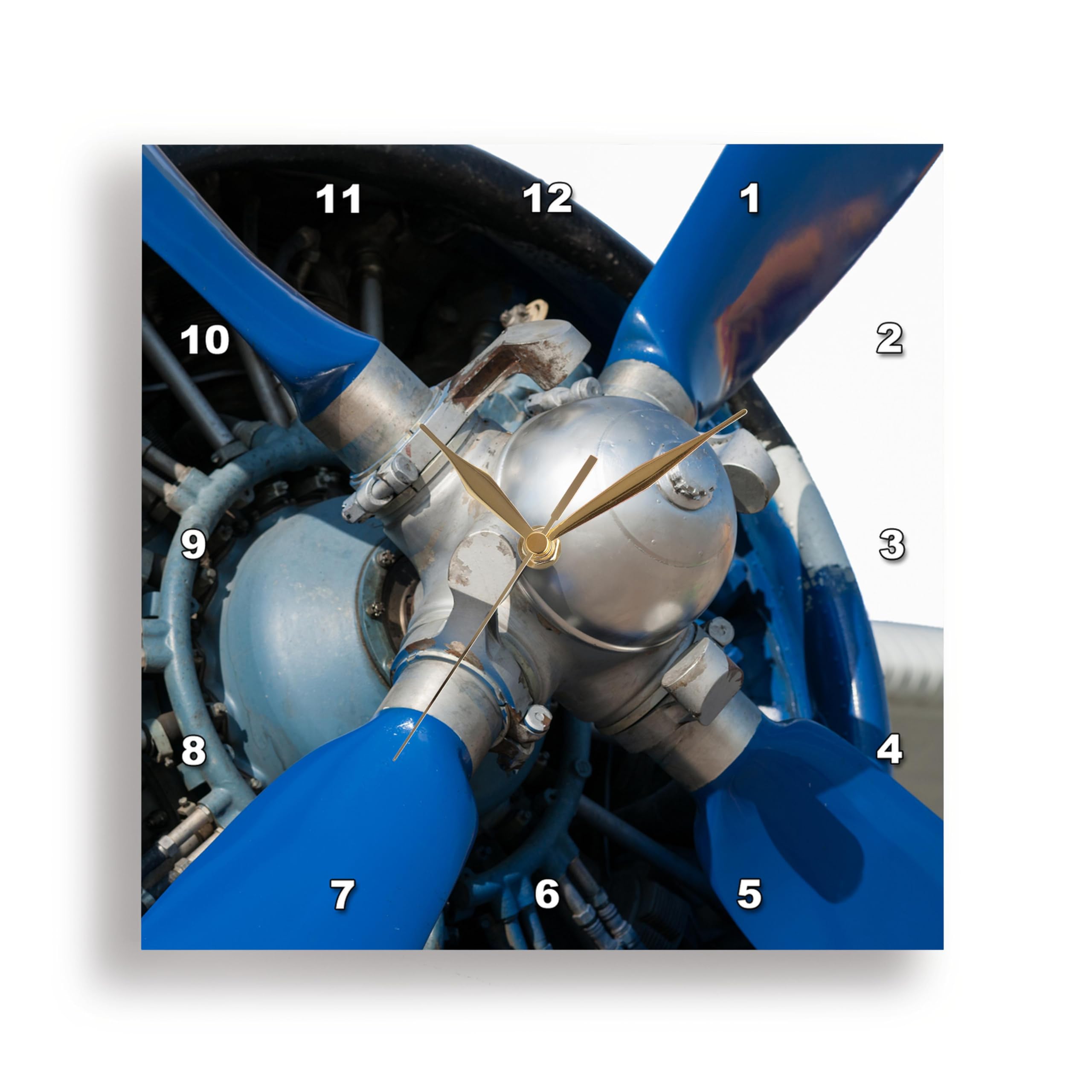 Horloge hélice bleue vintage pour décorer un bureau de passionné