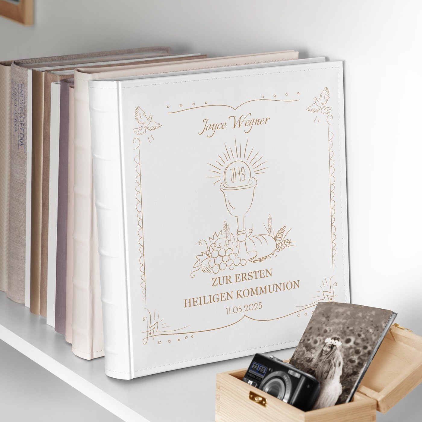 Maverton Fotoalbum zum Einstecken 10x15 cm - Einsteckalbum mit Aufdruck für 500 Fotos - Photo Album für Kind - personalisierte Geschenke zur Geburt Taufe Kommunion - 33x33cm