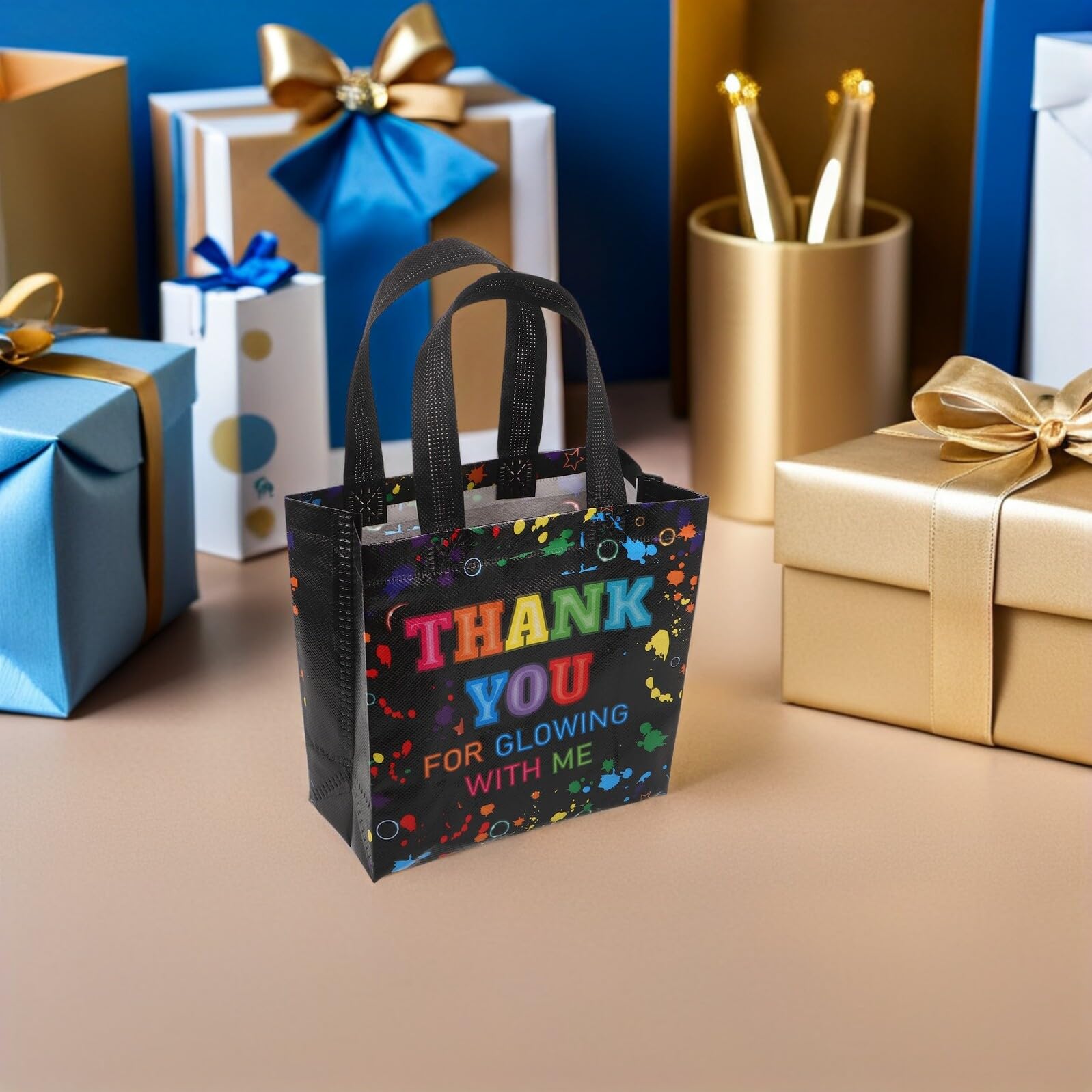 Healvian 30 Piezas Bolsas de Obsequio para Fiesta No Tejidas con Asas, 30 Unidades, Pequeñas Bolsas Reutilizables para Dulces y Regalos de Cumpleaños, Color Estampado, Ideales para Eventos
