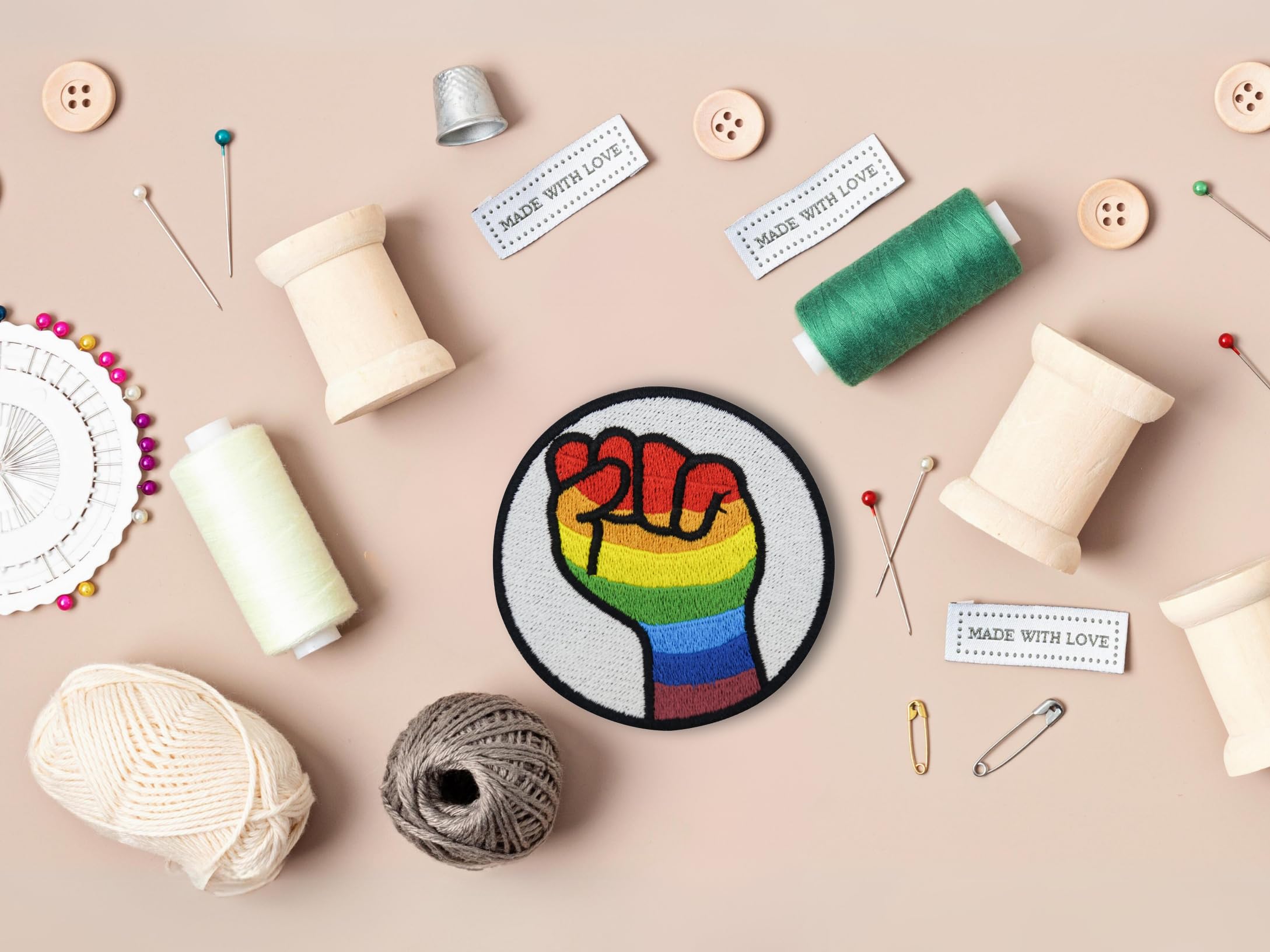 Toppa Termoadesiva LGBT Arcobaleno “Finally Home” – Da Stirare Su Giacche, Jeans E Zaini