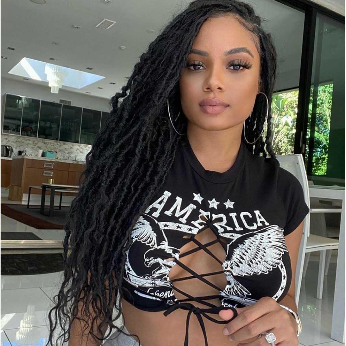 Amazon.com : 8 Packs Faux Locs Crochet Hair Curly Ends 18  display picture 2
