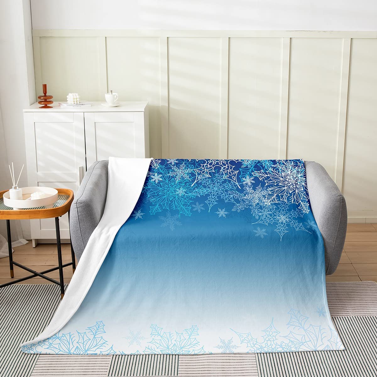 Plaid Flocons De Neige De Noël Plaid Canape en Flanelle Super Douce,Couverture Canape,Confortable Et Chaude Couverture,Plaid Automne, Convient À Toutes Les Saisons(180X200Cm Plaid Flocons De Neige De Noël Plaid Canape en Flanelle Super Douce,Couverture Canape,Confortable Et Chaude Couverture,Plaid Automne, Convient À Toutes Les Saisons(180X200Cm