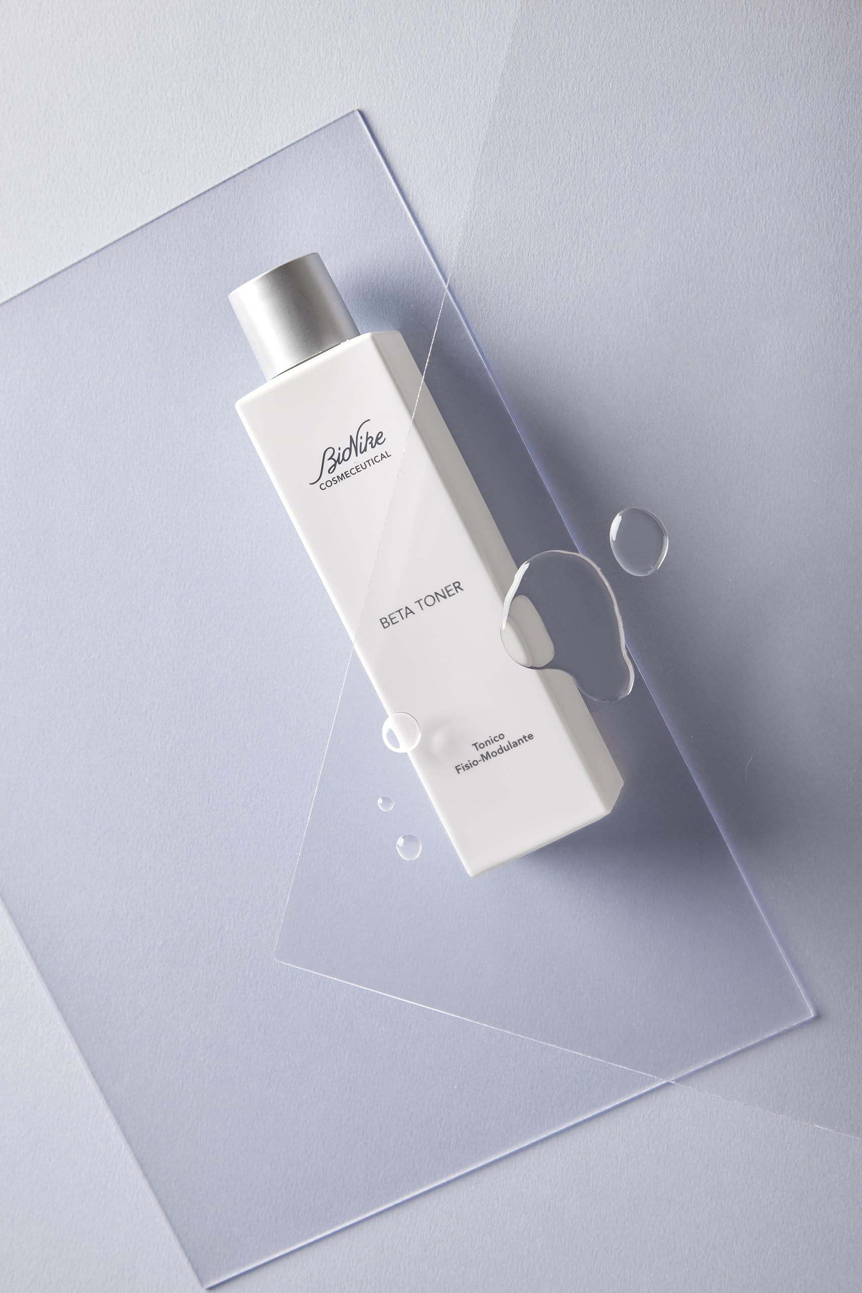Bionike Cosmeceutical - Beta Toner Tonico Viso con Acido Ialuronico e Betaina, Completa la Detergenza Idratando la Pelle, Effetto Tonificante e Illuminante, 215 ml