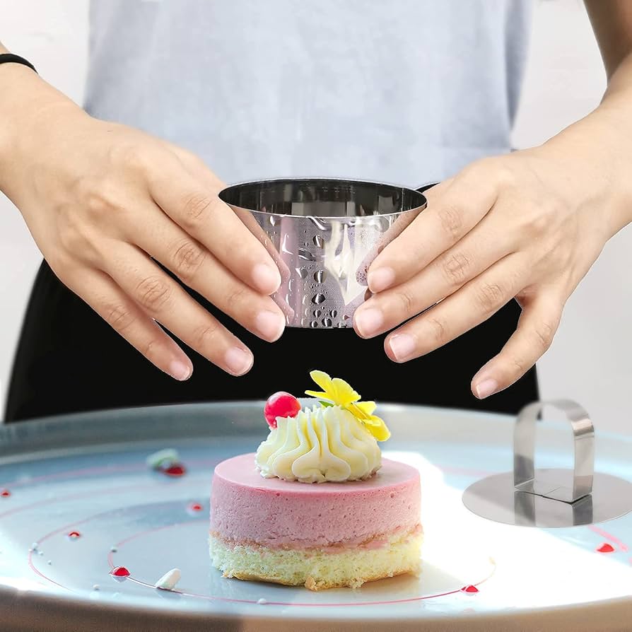 4 Stks Cake Ring Mousse Ringen, Koken Ring Roestvrij Staal Cake Cirkel Cake Mold Met Vorken, Mini Dessert Cheesecake Mould Met Pusher & Lifter Kookringen voor Crumpets Eieren Gebak Mousse Desserts