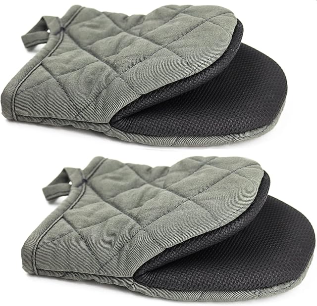 TOPSKY Mini Oven Mitts Microwave Mitts Pot Holder Heat Resistant Neoprene Cotton Gloves Surfaces Non-Slip Short Oven Gloves, Gray 1 Pair