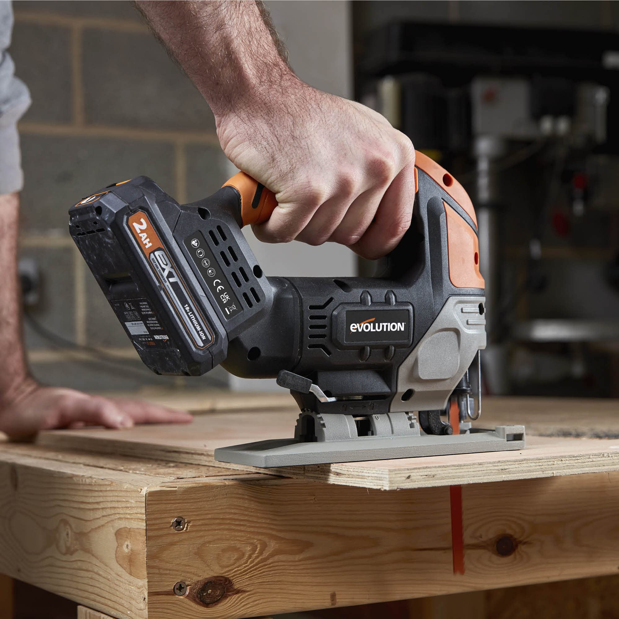 EVOLUTION POWER TOOLS Sierra de calar inalámbrica R90JGS - Li de - Incluye 5 hojas multiusos, Black/Orange