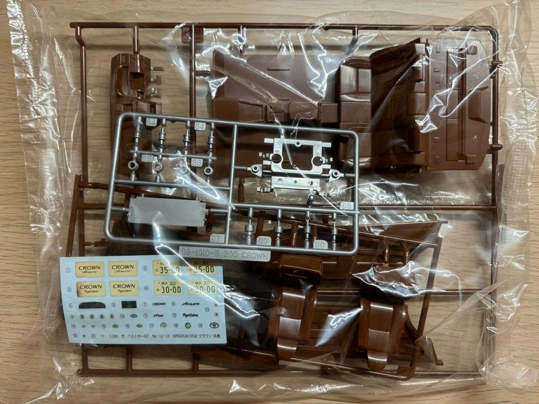 Amazon.co.jp: アオシマ 1 24 クラウン アスリート 200系 GRS204