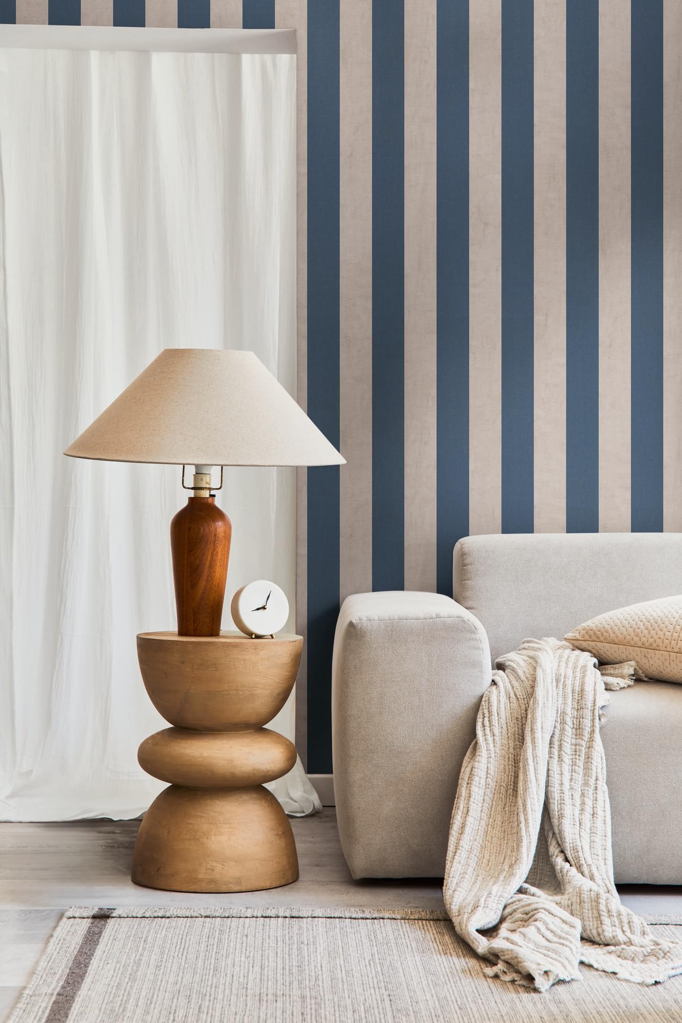 Papier peint moderne à rayures pailletées non tissé pour la décoration