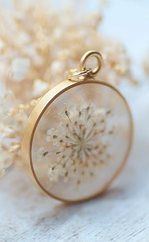 Miniatura 4 de Olive Bella Handmade Pressed White Flower Necklace for Women Queen Anne's Lace 14k Gold Filled Chain 18 inches