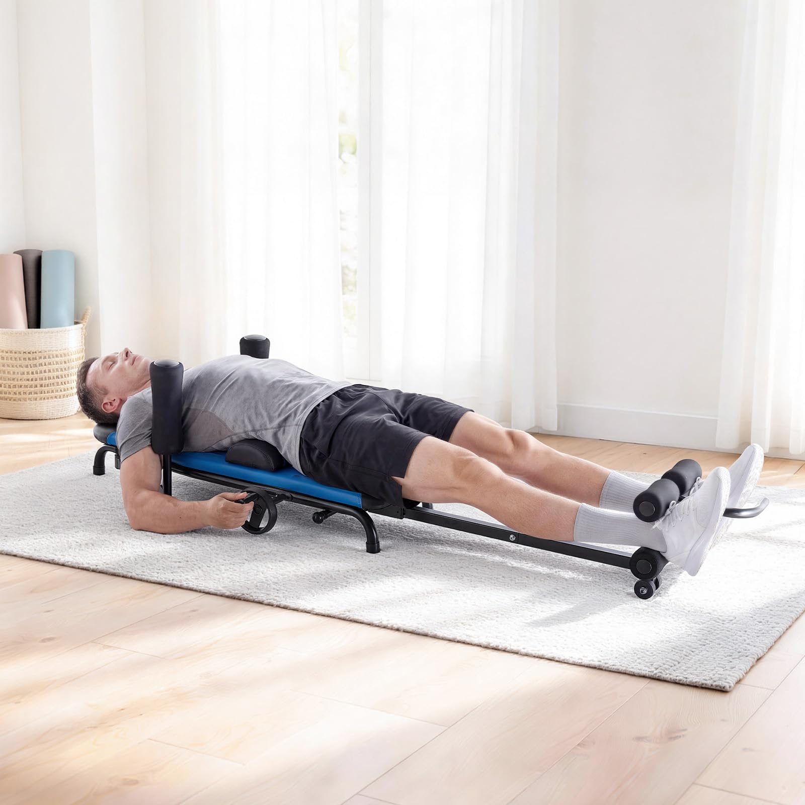 VEVOR Mesa de Tracción Lumbar Capacidad de 159 kg, Banco de Estiramiento de Espalda Estructura Estable, Reposabrazos Ajustables, Alta Resistencia, Tabla de Inversión para Hombros, Cuello, Espalda
