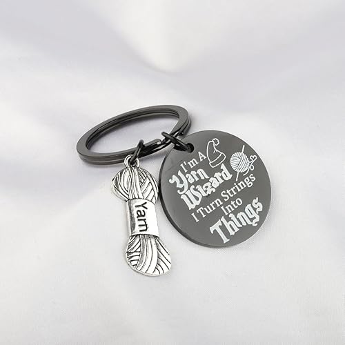 Miniatura 3 de UJIMS Wizard Gift I'm A Yarn Wizard I Turn Strings Into Things - Llavero de ganchillo divertido para tejer, regalo para ella