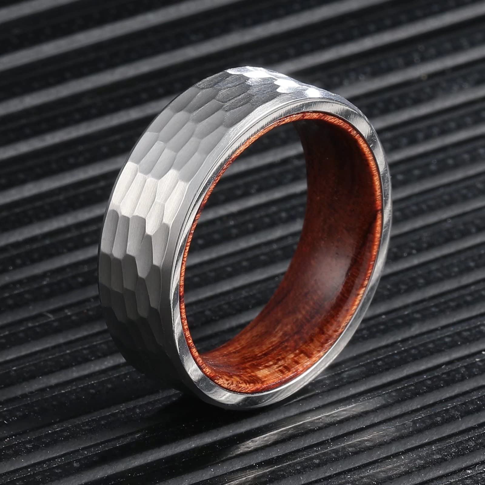 King Will Anillo de boda de titanio para hombre, 7-8 mm, anillo de titanio negro/plateado/dorado con incrustaciones de madera de koa/arce, anillo de boda de madera para hombres y mujeres, ajuste