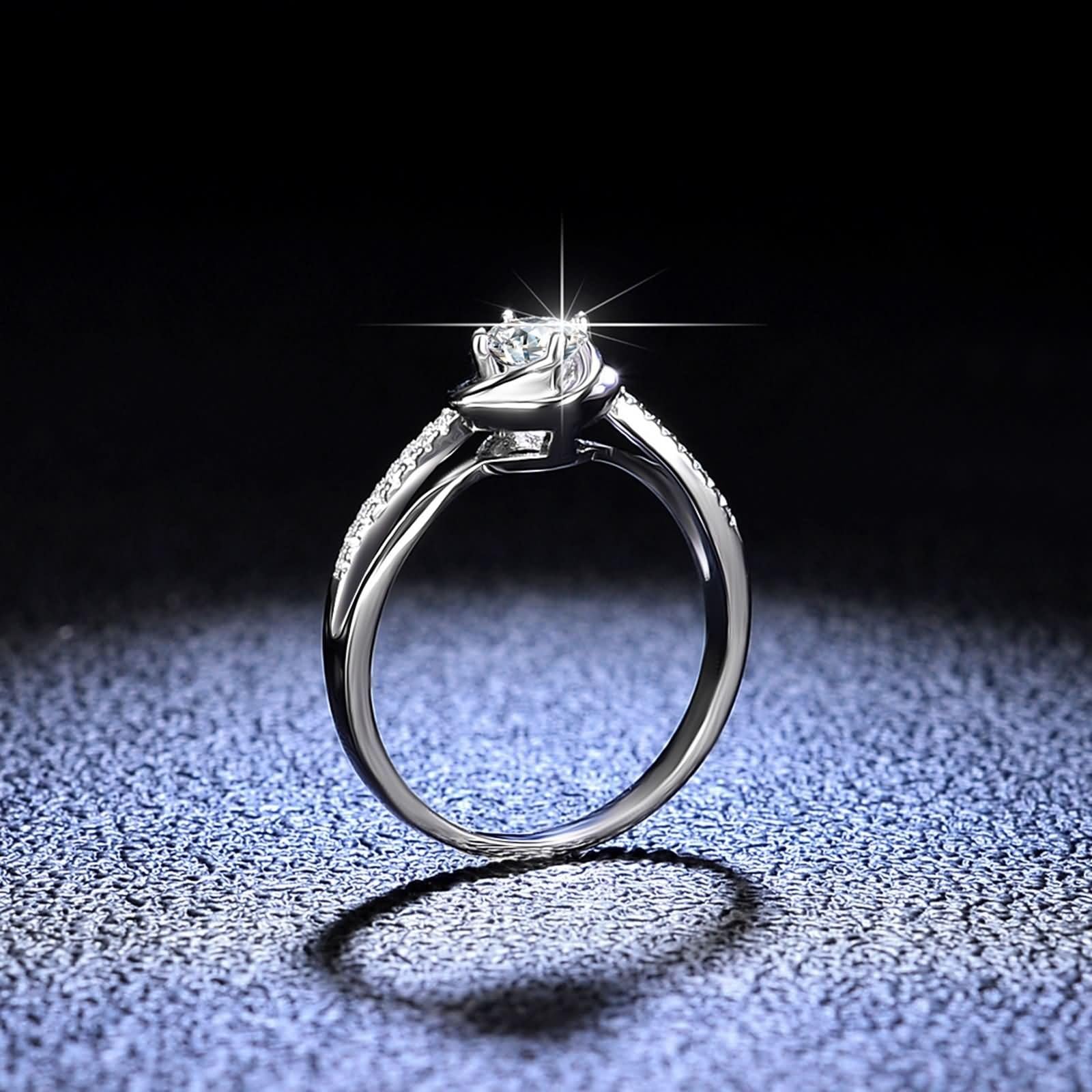 Anelli dell'amicizia sottili, anelli di fidanzamento da donna, con 4 artigli e 0,5 carati di moissanite in argento 9 K, misura 62 (19,7)