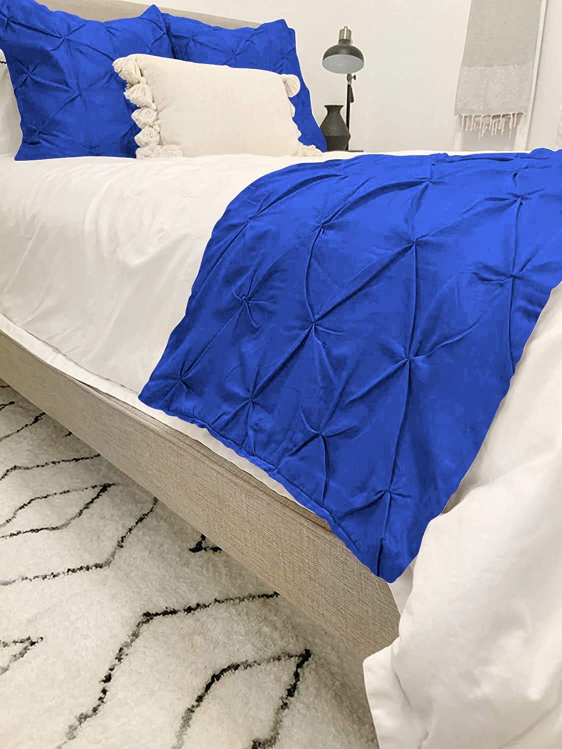 800 Thread Count Pinch Pleated Bed Runner 1 Pieces Solid 100% Egyptian Cotton Soft Fade-Resistant Easy Care Decorative Bed Scarf