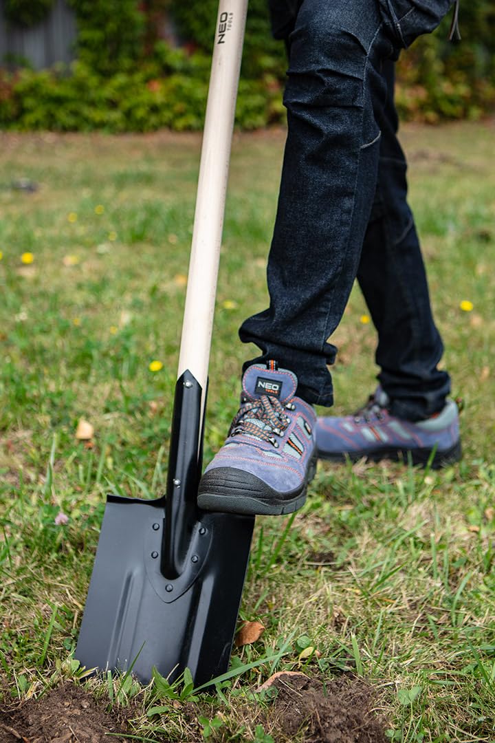 Pala Di Metallo Immagini E Fotografie Stock Ad Alta Risoluzione - Foto 2
