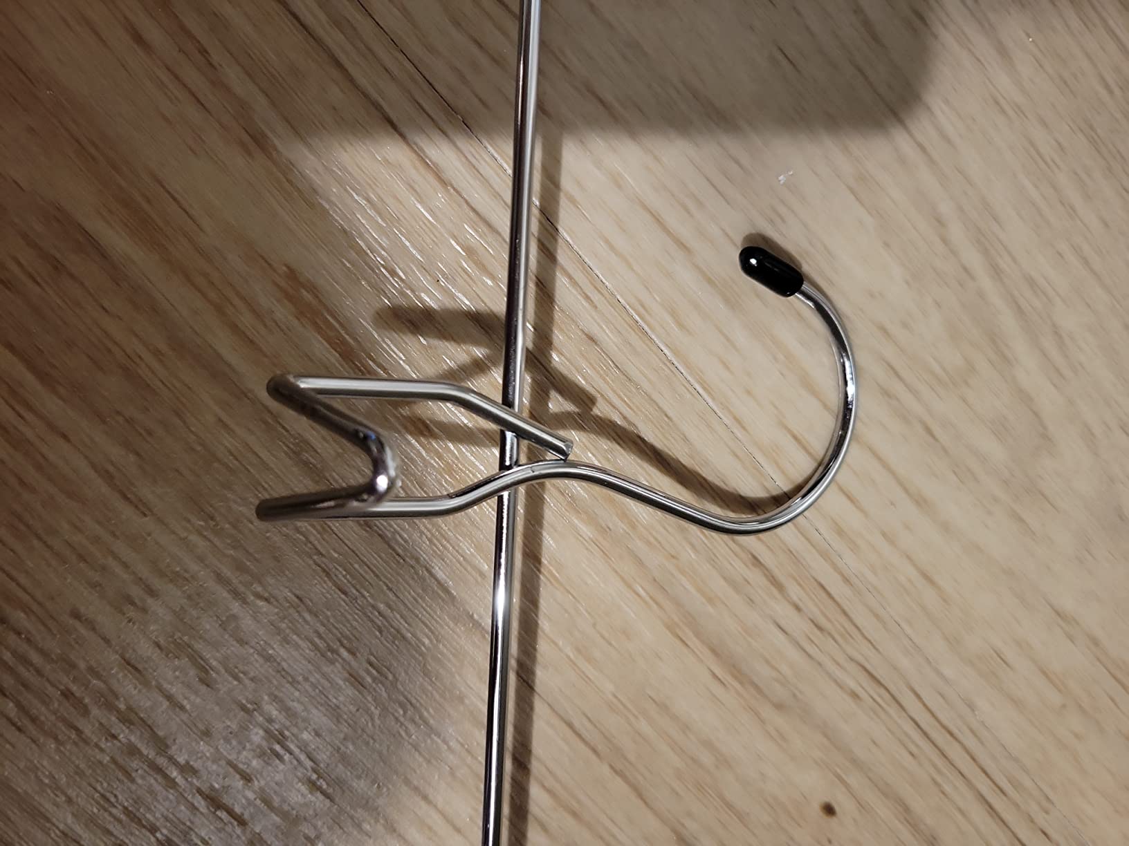 Not a smooth hook onto closet rod