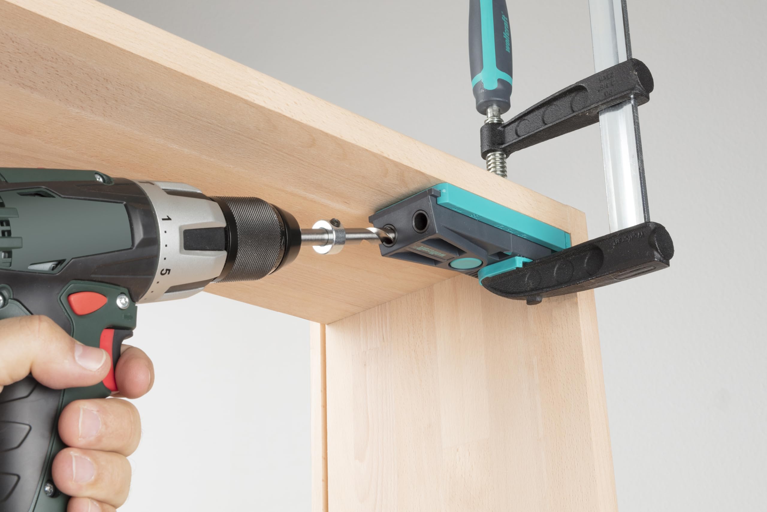 wolfcraft Set per Giunzioni Nascoste in Legno, Dima per Fori a Tasca con Punta a Gradini, Arresto di Profondità, Viti e Coprifori, in Valigetta – Giunzioni ad Angolo, a T e Piane Invisibili - 4642000