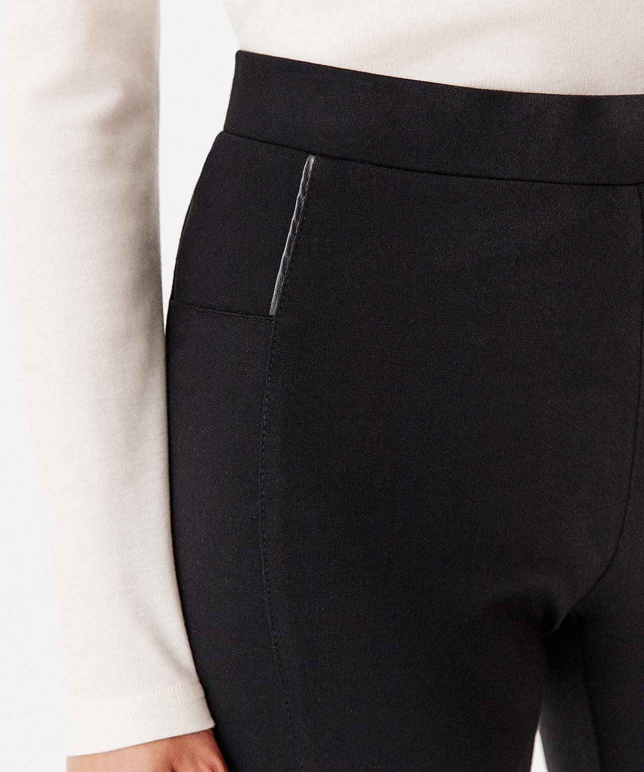 Damart - Pantalon Pull-On pour Femme, Maille Milano Stretch - Biais Faux Cuir, Taille Elastiquée - Lavable en Machine