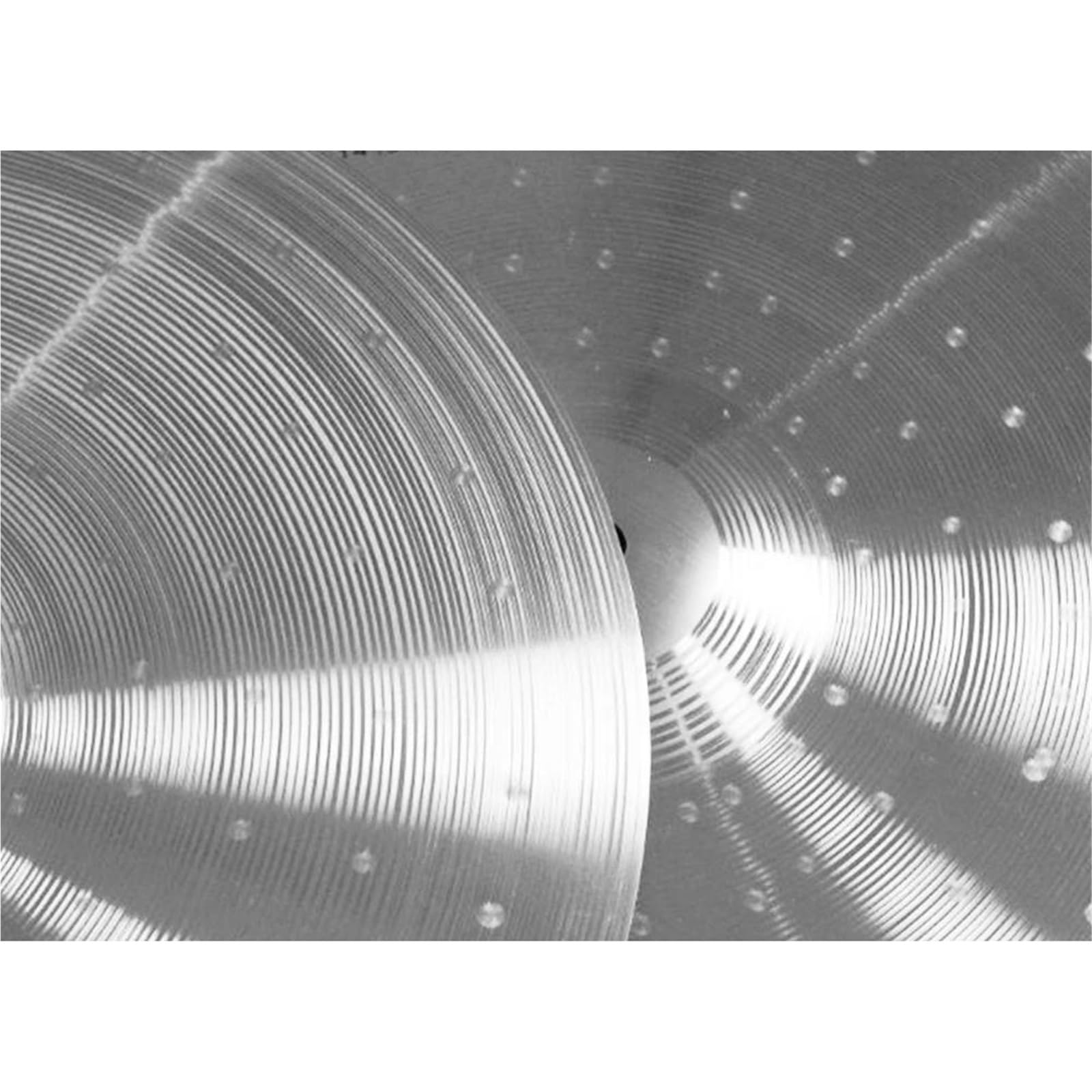 Profesjonalna Talerz Specjaliści W Zakresie 16 Calowych Talerzy Crash Ze Stopu Aluminium Ćwiczą Grę Na Instrumentach Odpowiednich Dla Zestawów Perkusyjnych