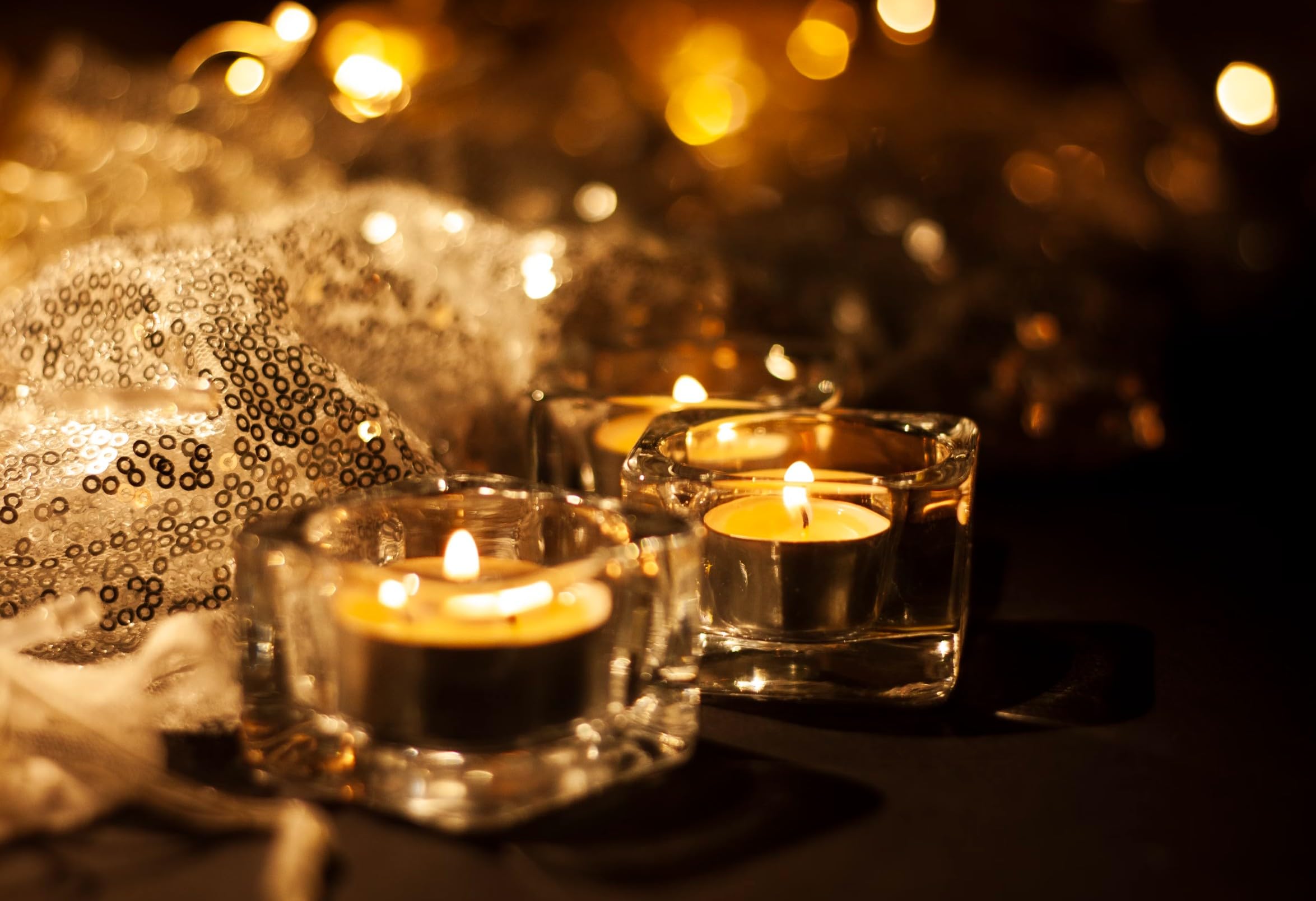 Confezione da 120 Candele Alla Citronella Naturale Cera 100% vegetale Durata 4 ore lumini in tazza di alluminio senza plastic senza paraffina e olio di palma (120 Candeline alla citronella)