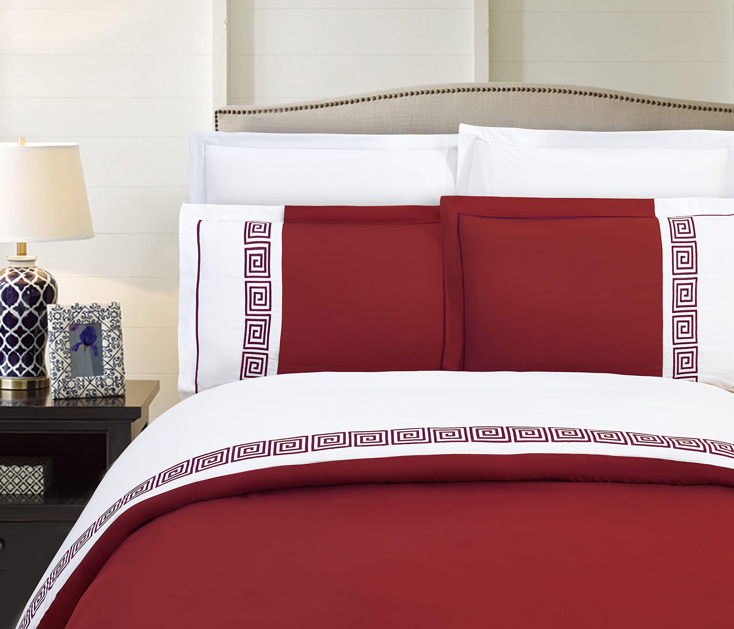 Elegant Comfort Luxurious Hotel Collection Super-Soft 1500 Thread Count Egyptian Quality 3-Piece Greek Pattern Duvet Cover Set, King/California King, Burgundy