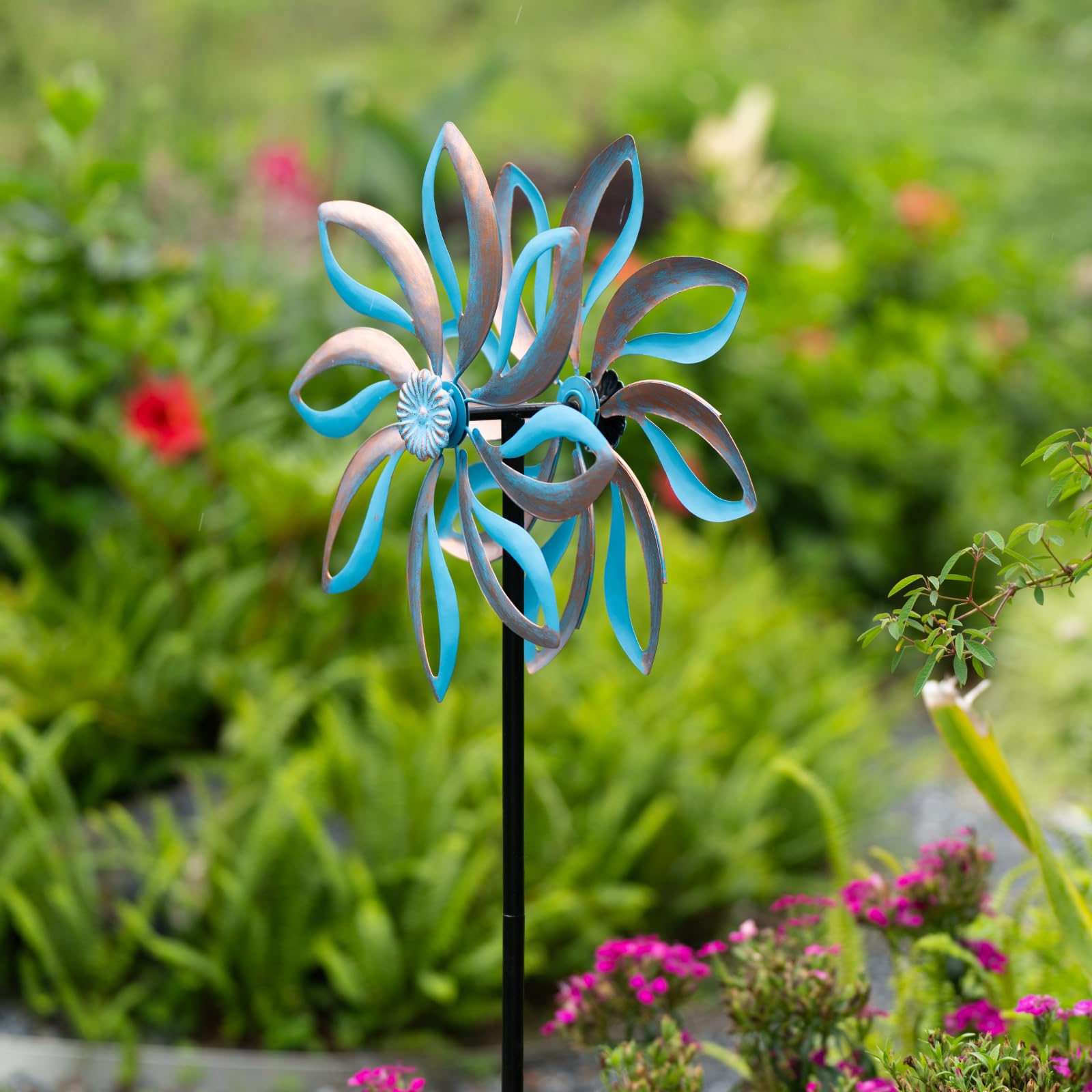 Molinillos de viento de metal para exteriores, molinillos de viento cinéticos vintage con estaca de metal para patio, césped, jardín, regalos creativos para mujeres, 57.5 x 13.5 pulgadas