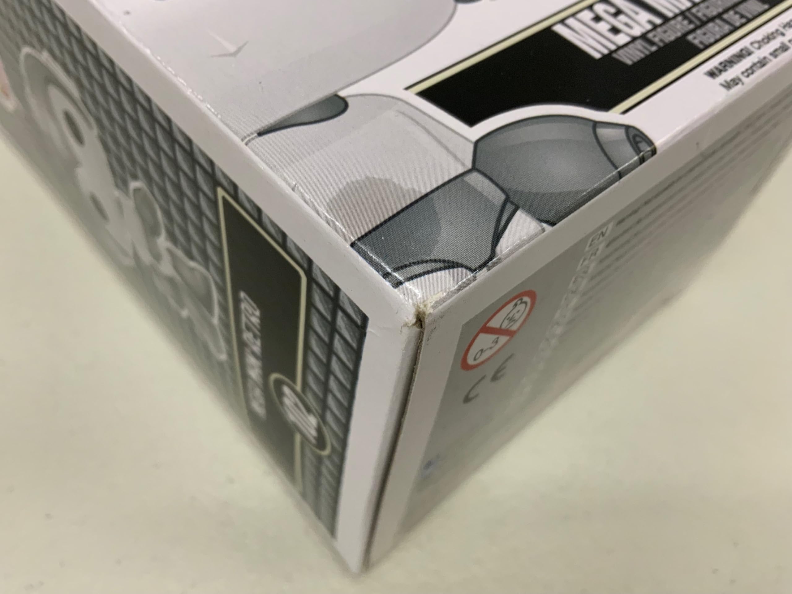 Funko pop 激レア 初期 ローガン　ケース付き新品 Funko pop 激レア 初期 ローガン ケース付き新品