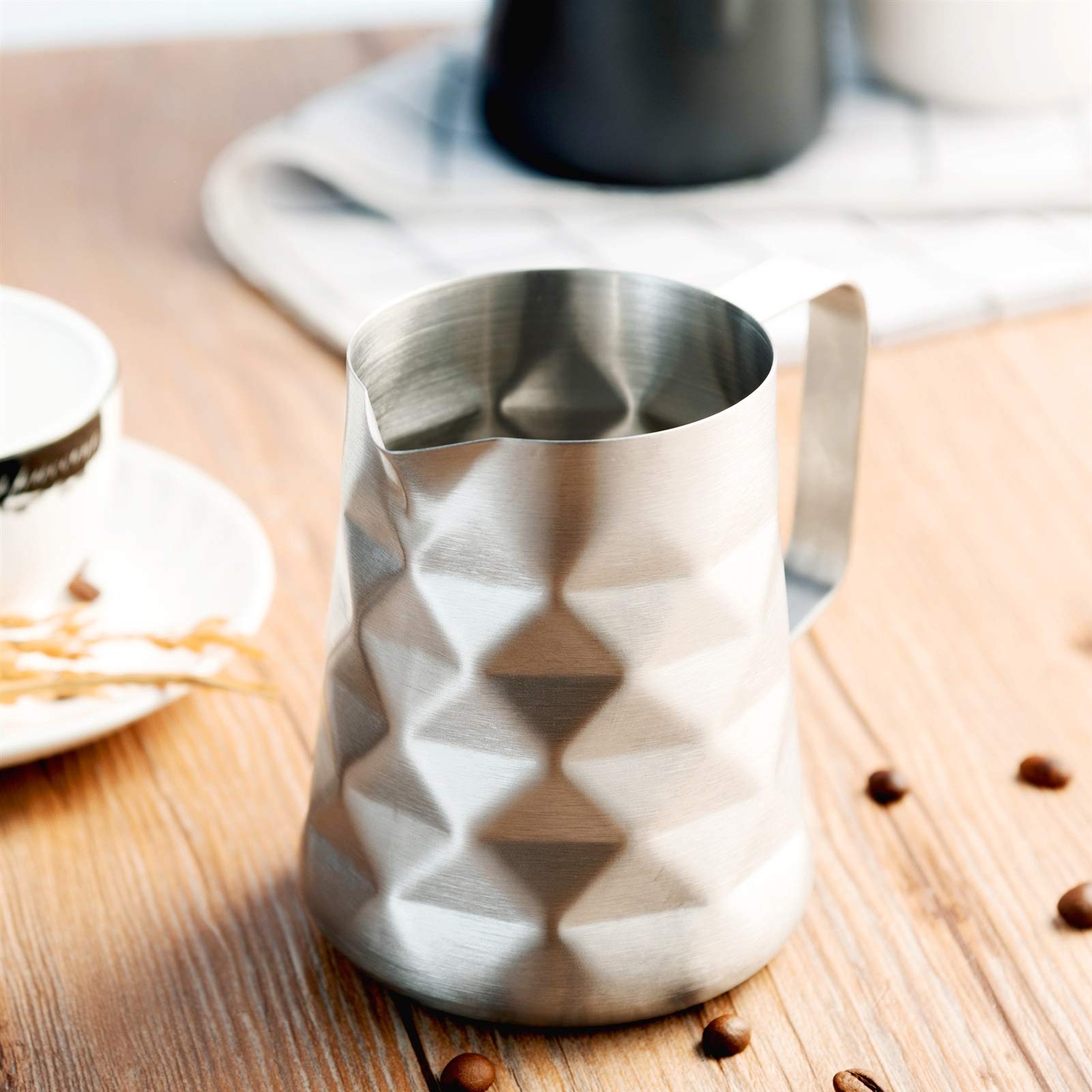 Dzbanek do Spieniania Mleka Mleko Frothing Dzban Ze Stali Nierdzewnej Kawa Espress Mlik Dzbanek Diament Special Powierzchni Szczotkowane Wykończenie Kawy Creamer Milk Milk (Size : 600ml)
